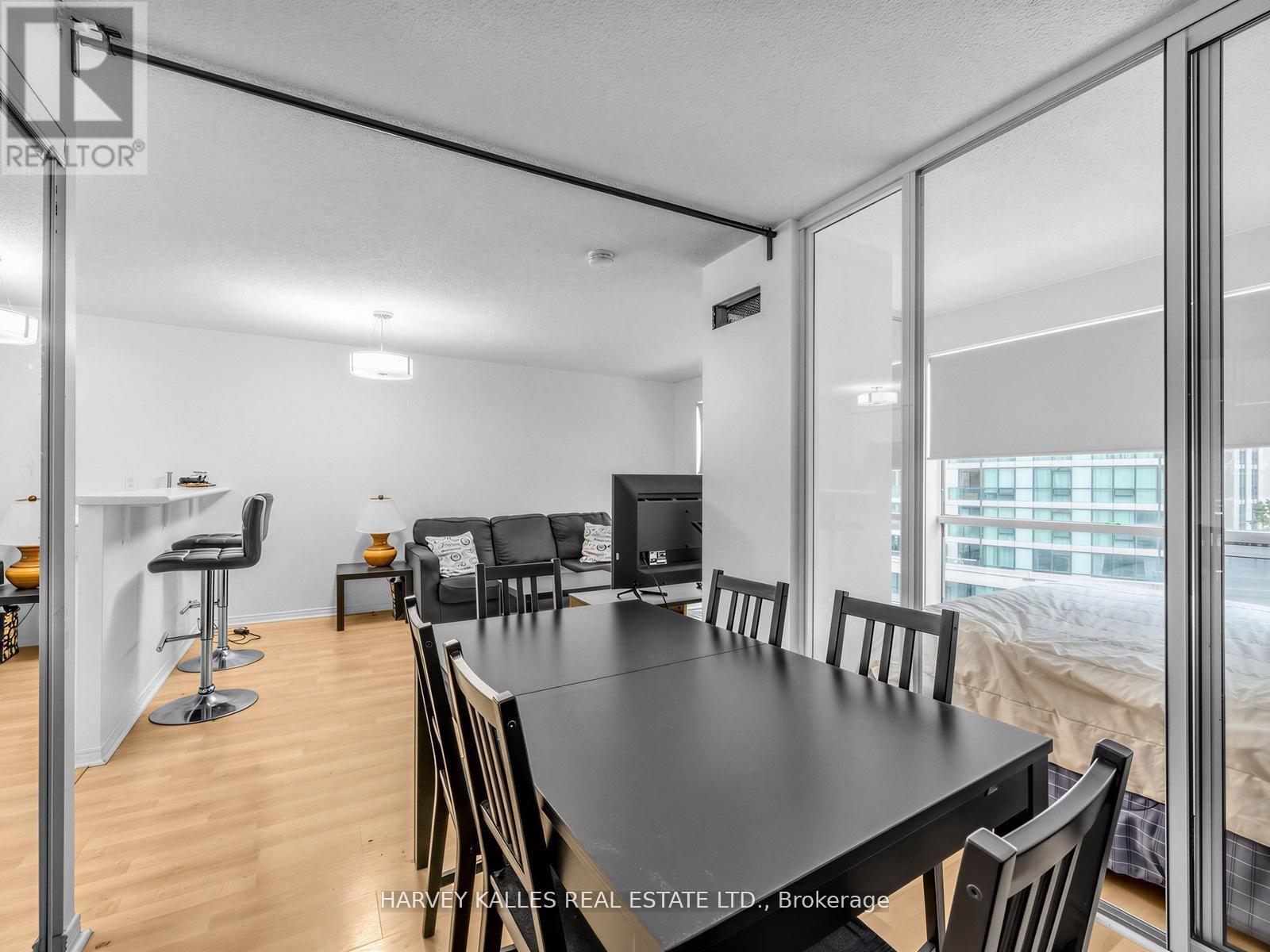705 - 10 Yonge Street, Toronto, Ontario M5J 1R4 - Photo 15 - C13499794