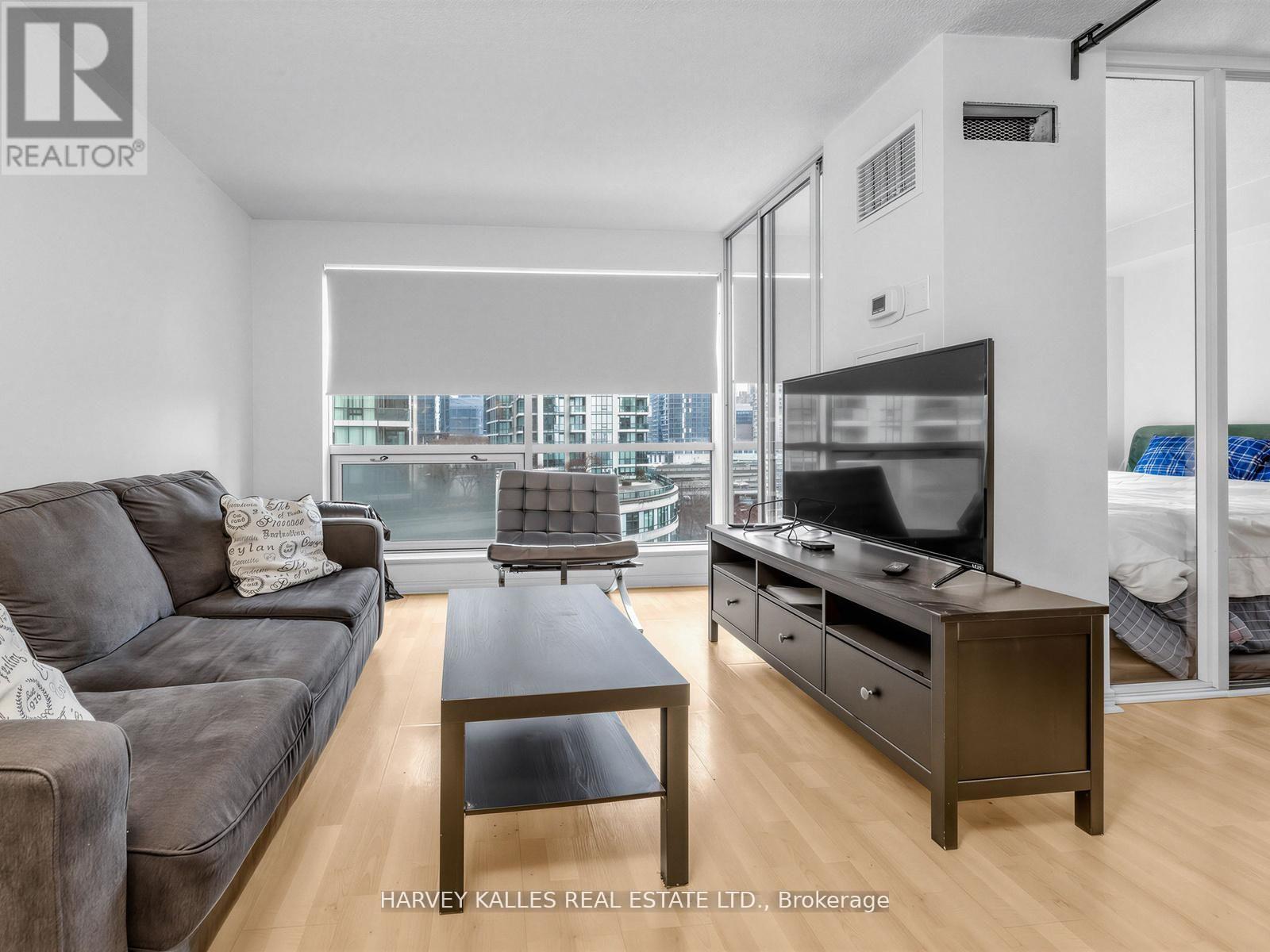 705 - 10 Yonge Street, Toronto, Ontario M5J 1R4 - Photo 18 - C13499794