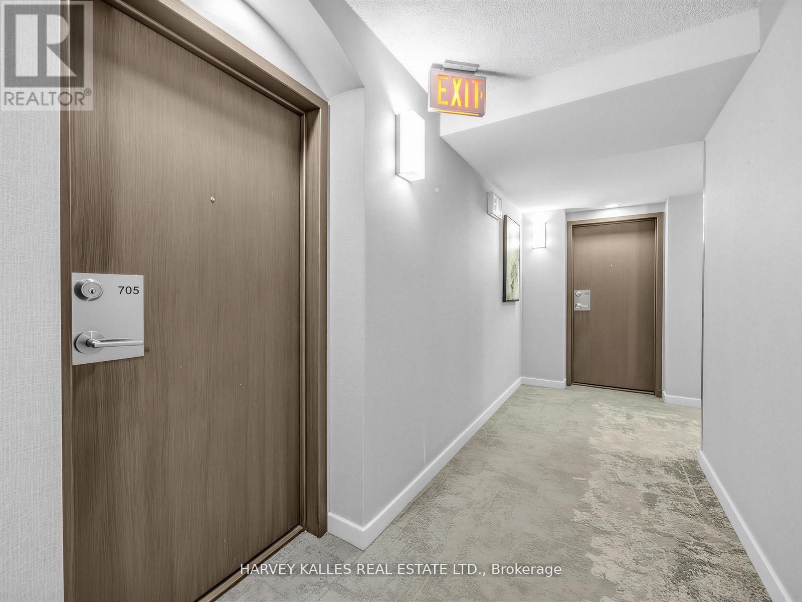 705 - 10 Yonge Street, Toronto, Ontario M5J 1R4 - Photo 2 - C13499794