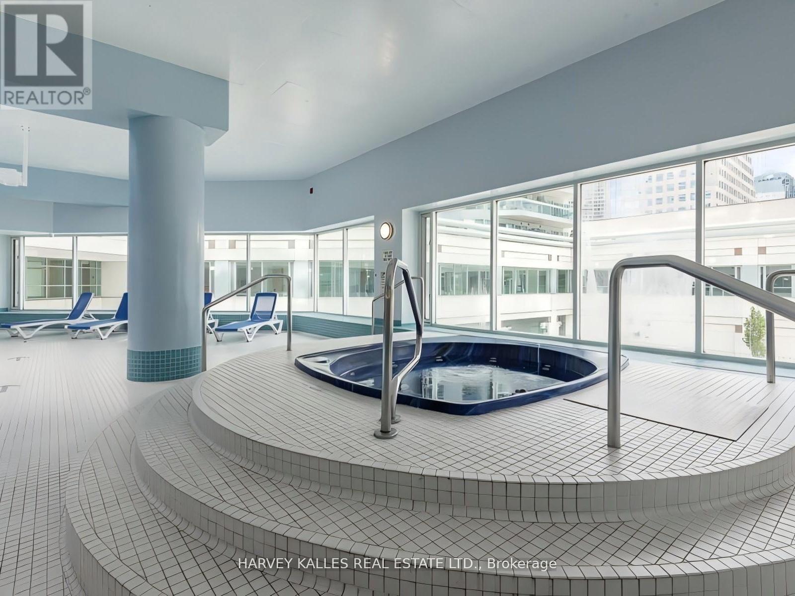 705 - 10 Yonge Street, Toronto, Ontario M5J 1R4 - Photo 34 - C13499794