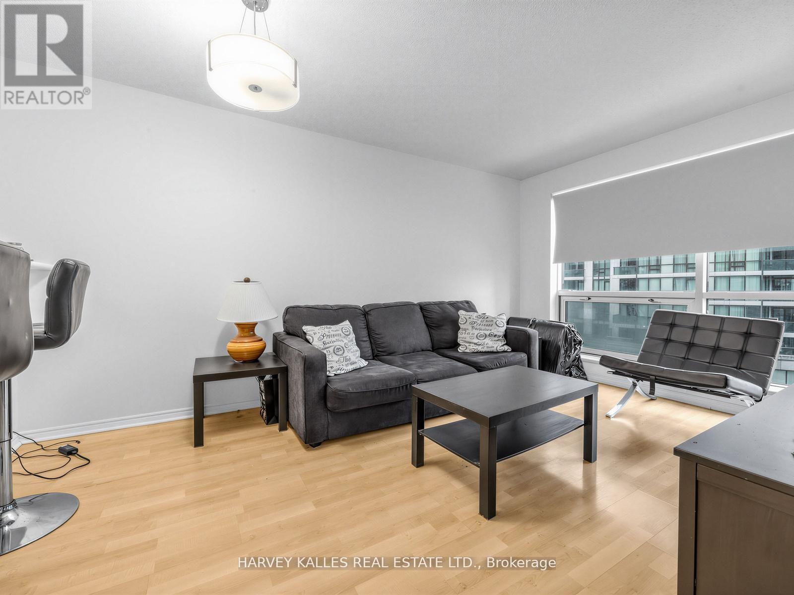 705 - 10 Yonge Street, Toronto, Ontario M5J 1R4 - Photo 4 - C13499794