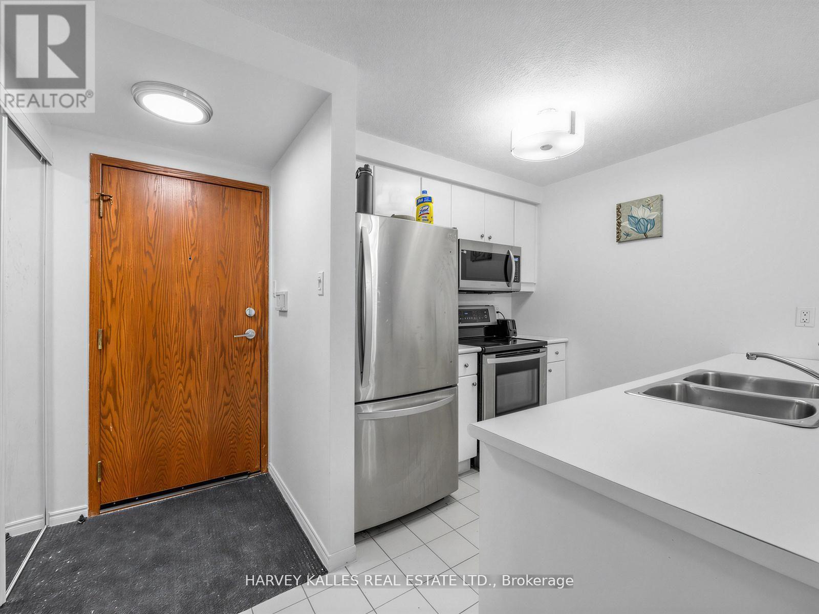 705 - 10 Yonge Street, Toronto, Ontario M5J 1R4 - Photo 5 - C13499794