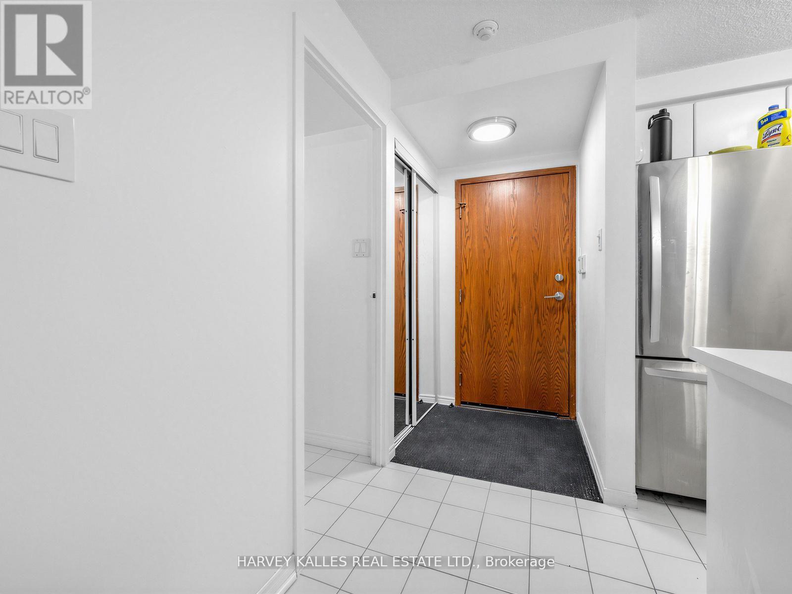 705 - 10 Yonge Street, Toronto, Ontario M5J 1R4 - Photo 6 - C13499794