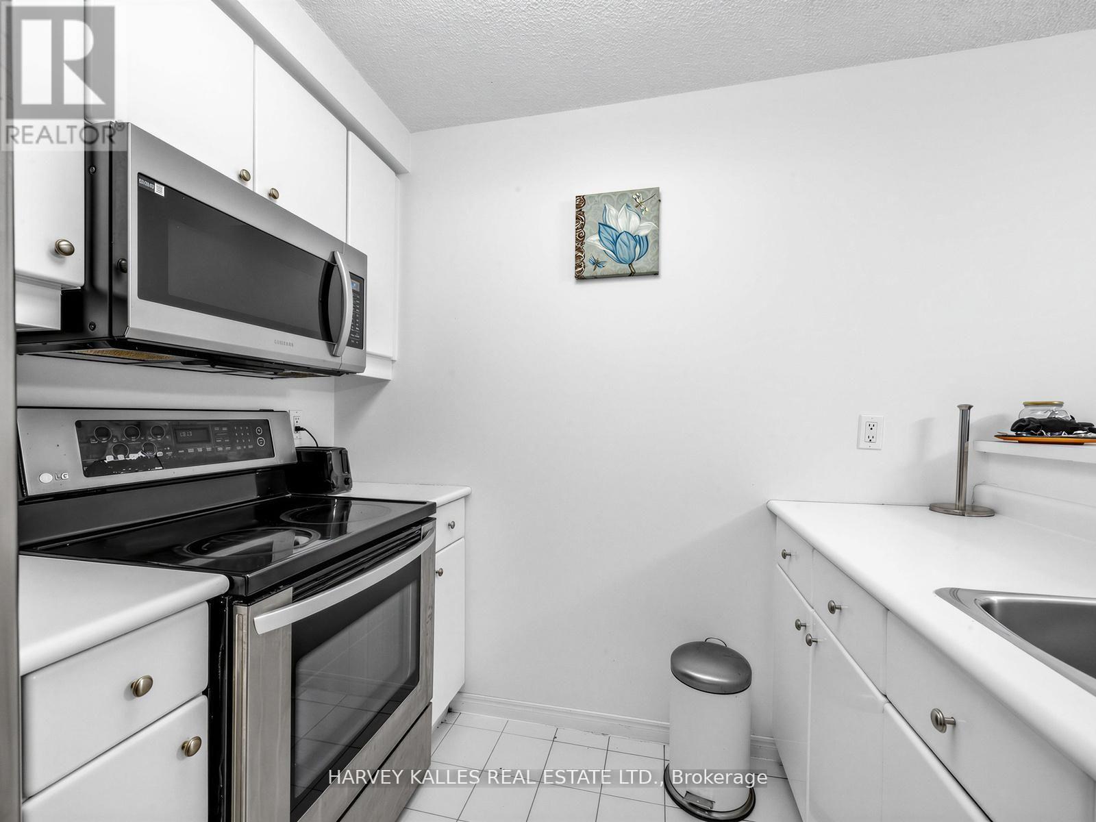 705 - 10 Yonge Street, Toronto, Ontario M5J 1R4 - Photo 9 - C13499794