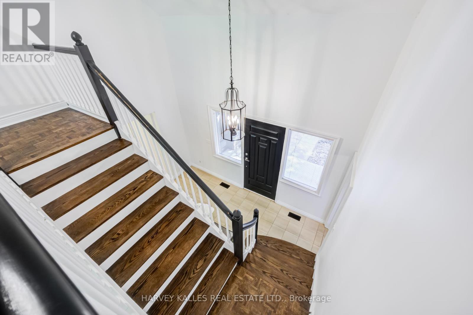 19 Ridgegate Crescent, Toronto, Ontario M8Y 2C9 - Photo 20 - W13516426
