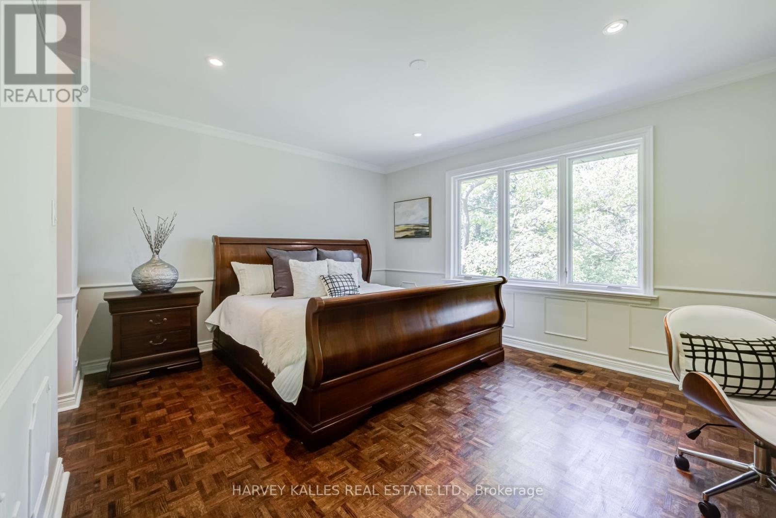 19 Ridgegate Crescent, Toronto, Ontario M8Y 2C9 - Photo 21 - W13516426