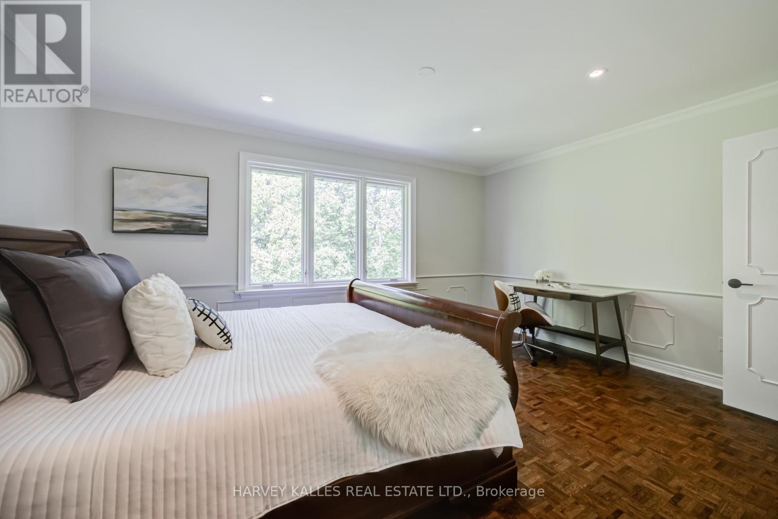 19 Ridgegate Crescent, Toronto, Ontario M8Y 2C9 - Photo 22 - W13516426