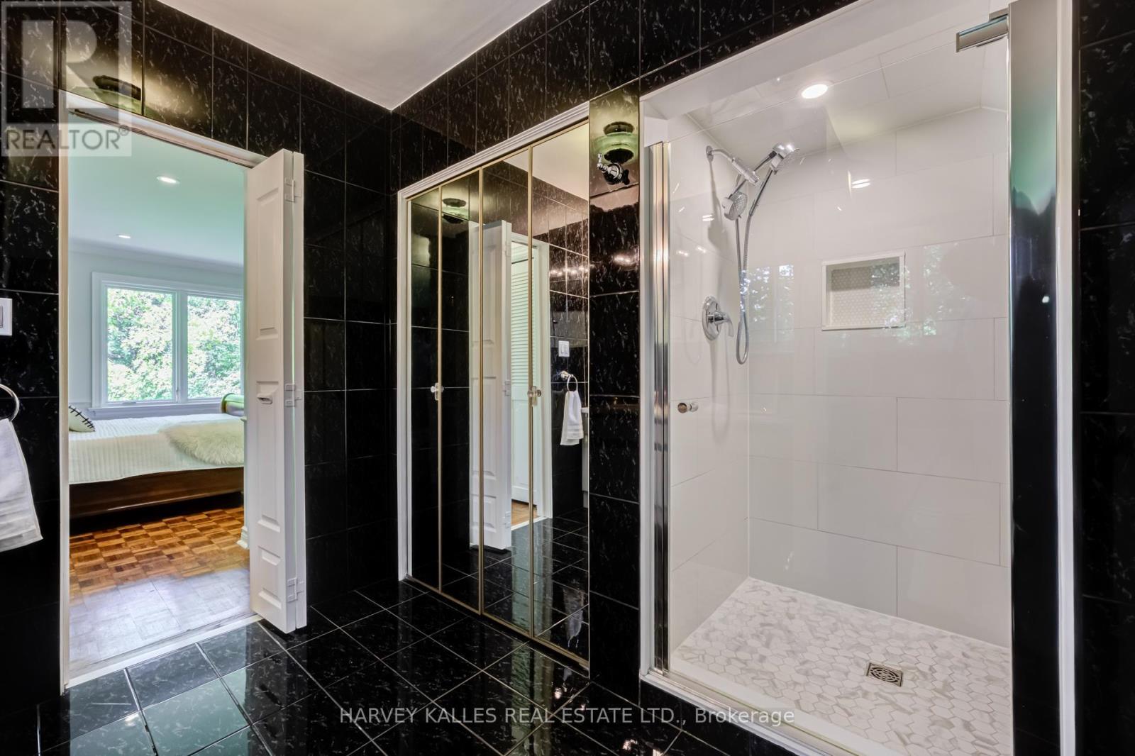 19 Ridgegate Crescent, Toronto, Ontario M8Y 2C9 - Photo 23 - W13516426