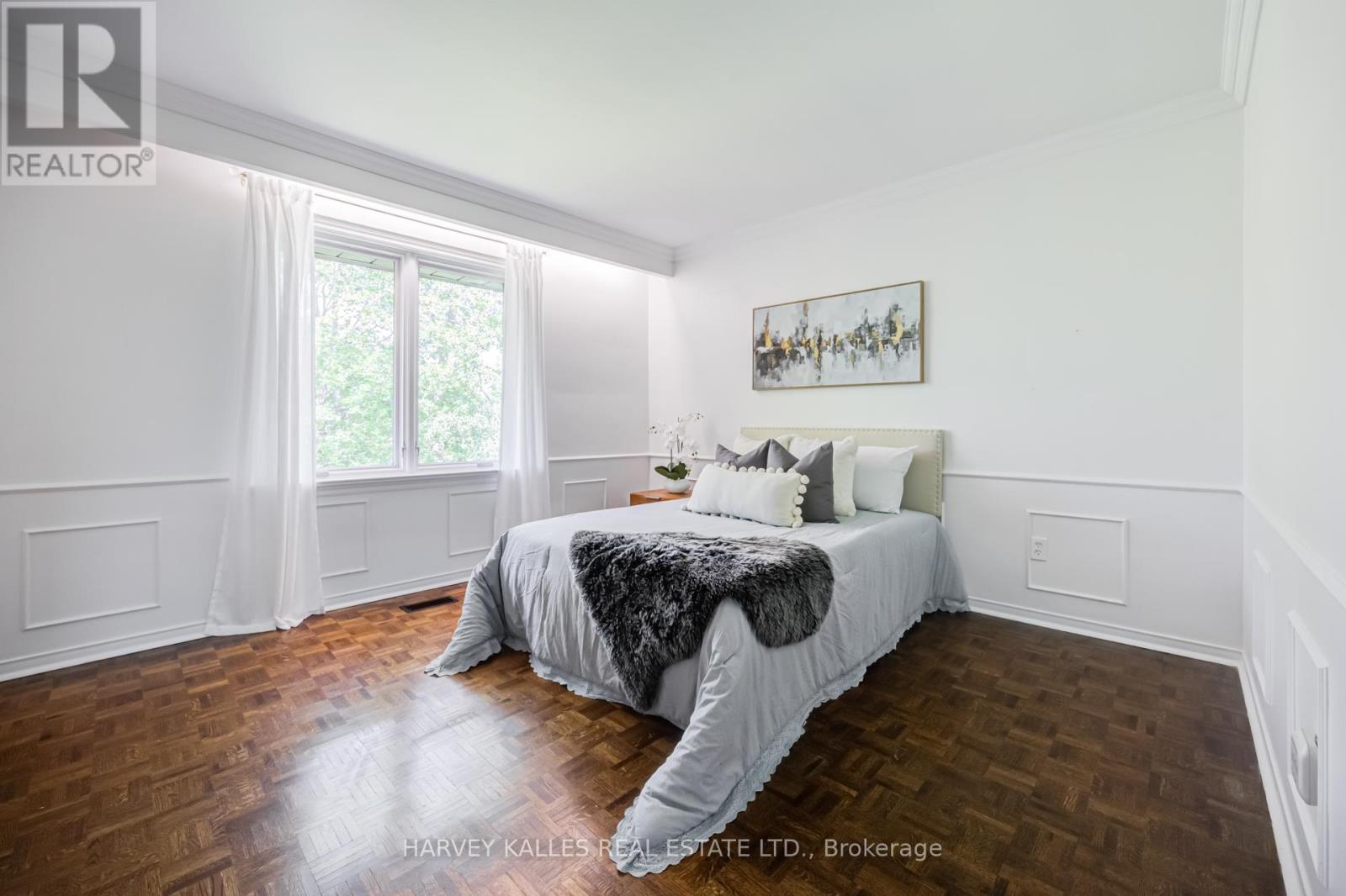 19 Ridgegate Crescent, Toronto, Ontario M8Y 2C9 - Photo 29 - W13516426