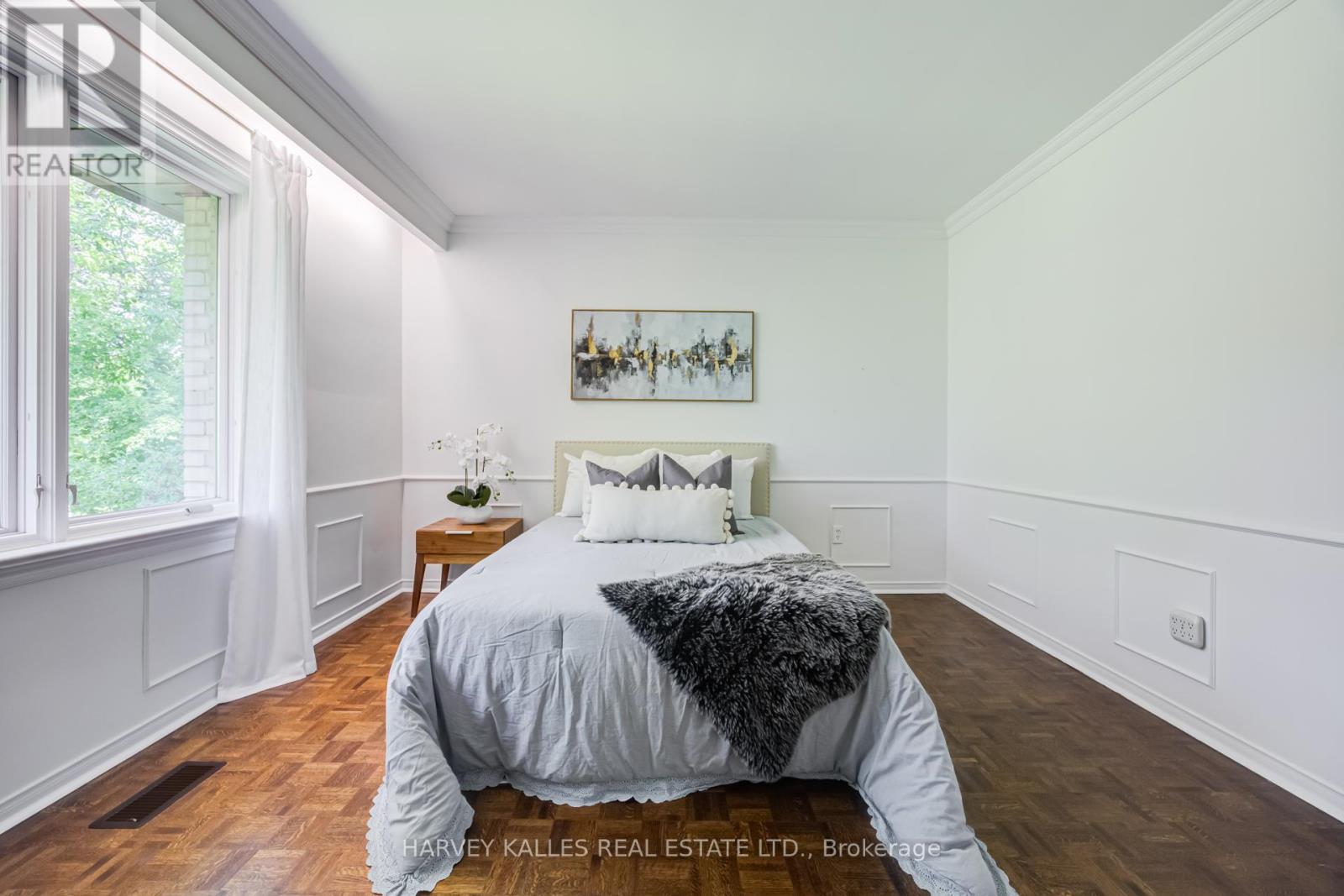 19 Ridgegate Crescent, Toronto, Ontario M8Y 2C9 - Photo 30 - W13516426