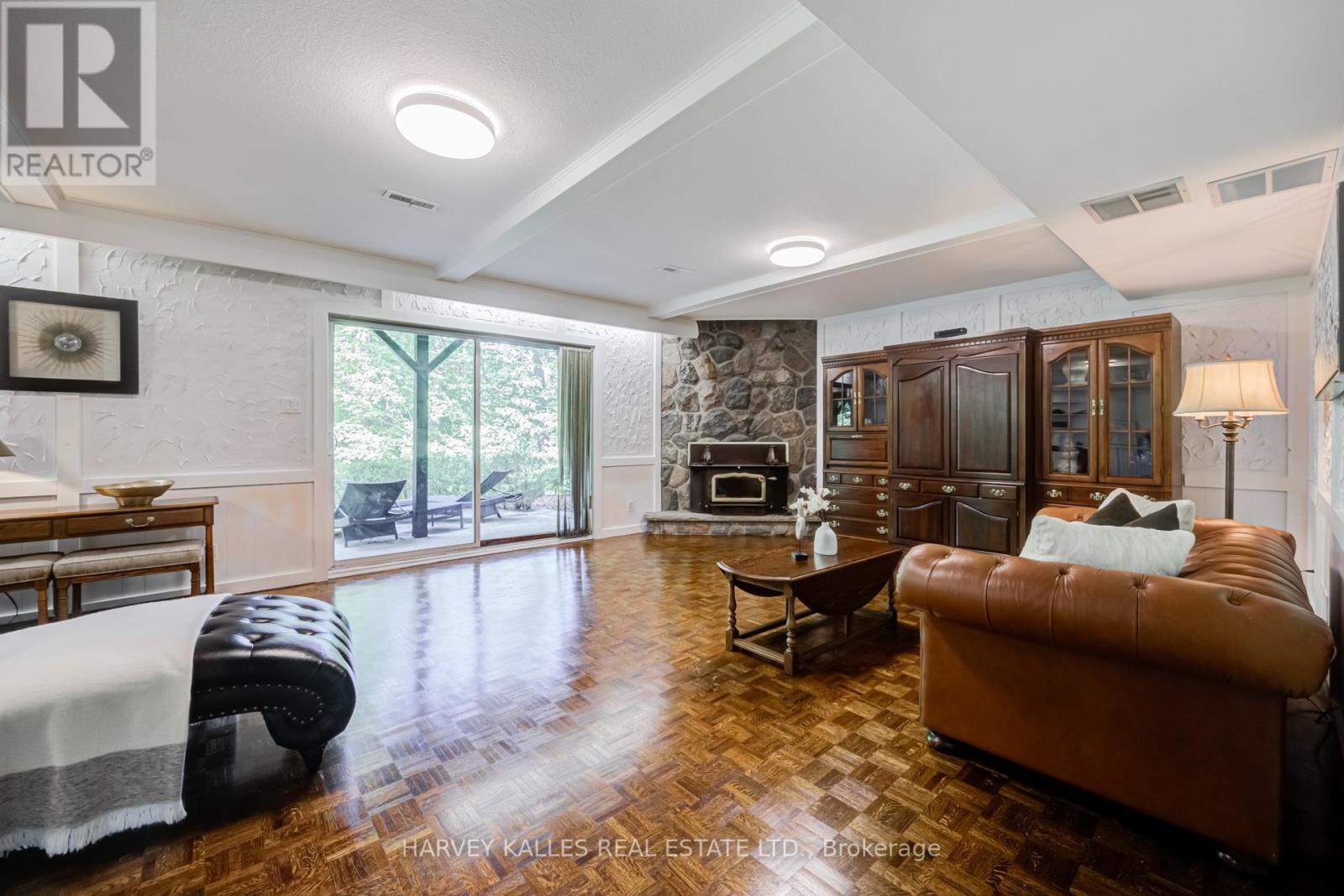 19 Ridgegate Crescent, Toronto, Ontario M8Y 2C9 - Photo 32 - W13516426