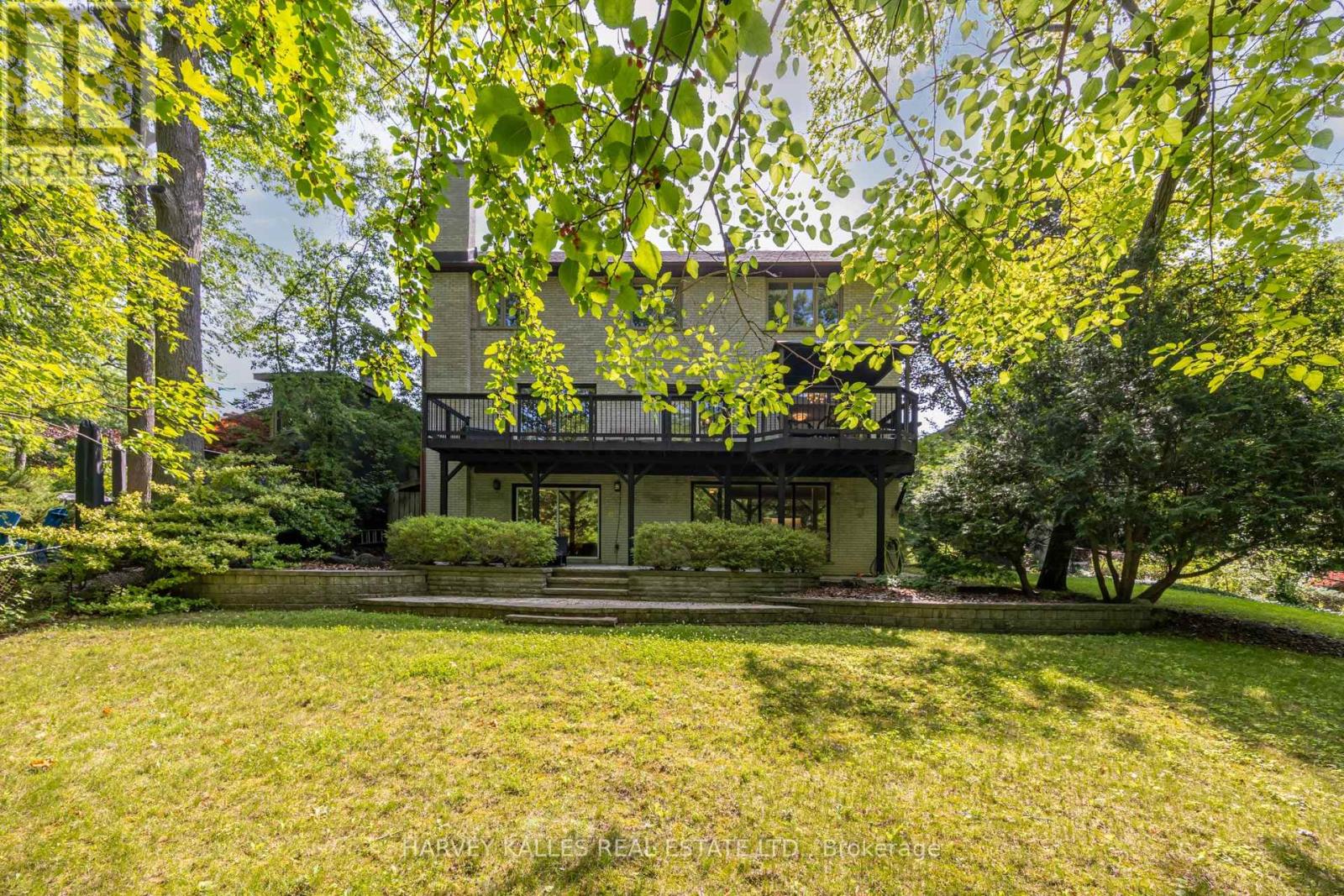 19 Ridgegate Crescent, Toronto, Ontario M8Y 2C9 - Photo 35 - W13516426