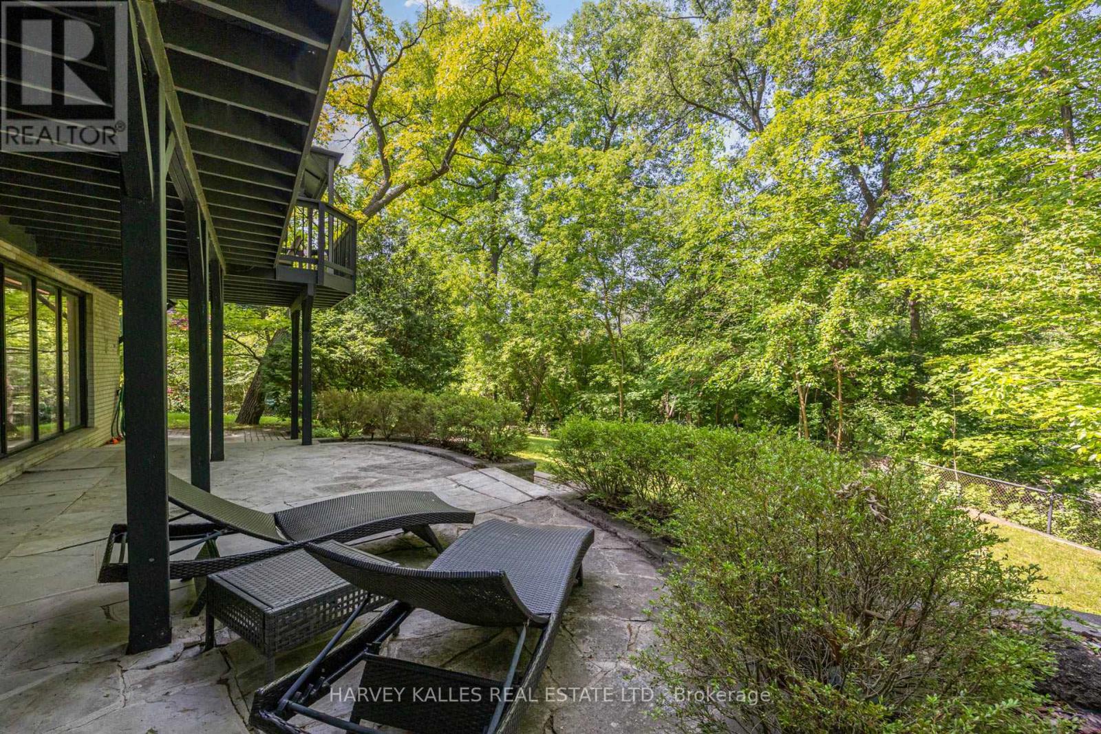 19 Ridgegate Crescent, Toronto, Ontario M8Y 2C9 - Photo 38 - W13516426