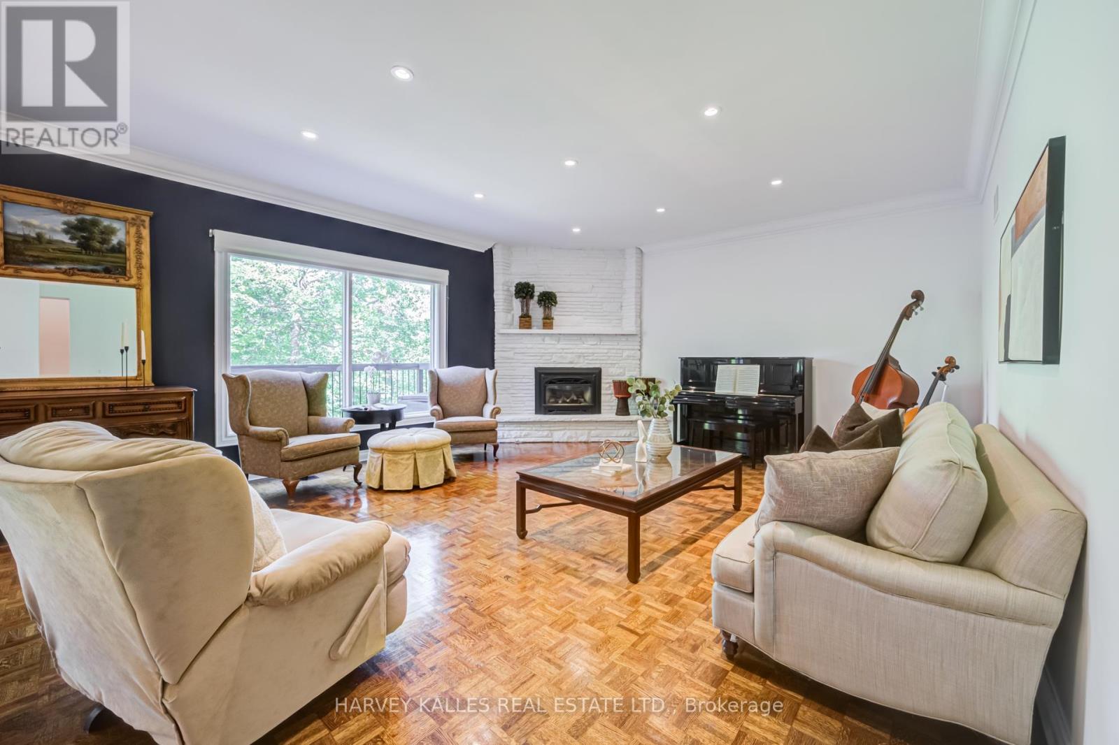 19 Ridgegate Crescent, Toronto, Ontario M8Y 2C9 - Photo 9 - W13516426