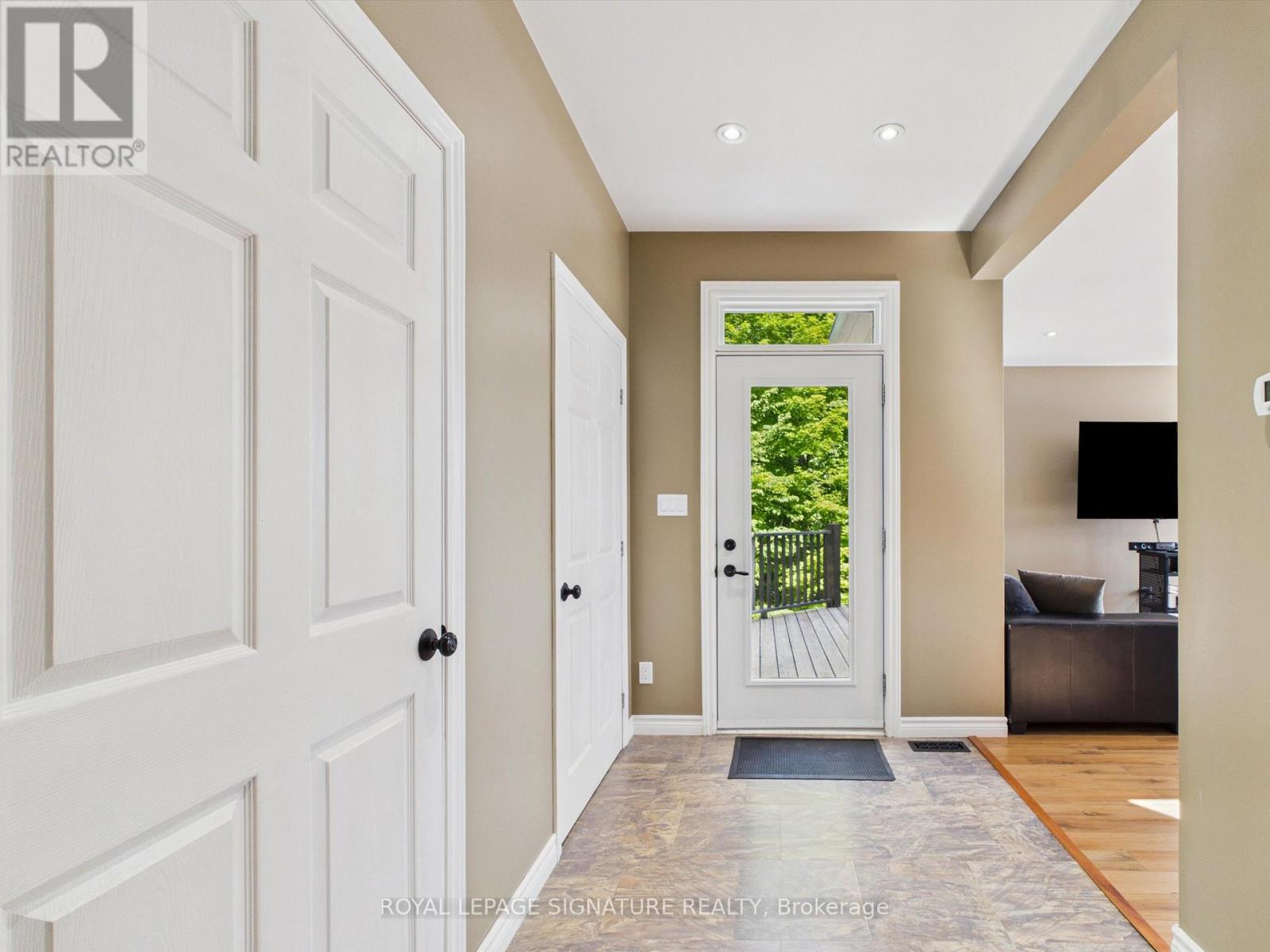 180 Allison's Point Road, Huntsville, Ontario P1H 1B5 - Photo 2 - X13519430