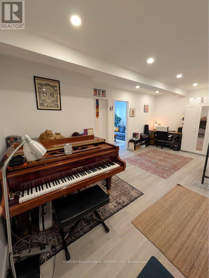1 - 1982 EGLINTON AVENUE W, Toronto, Ontario