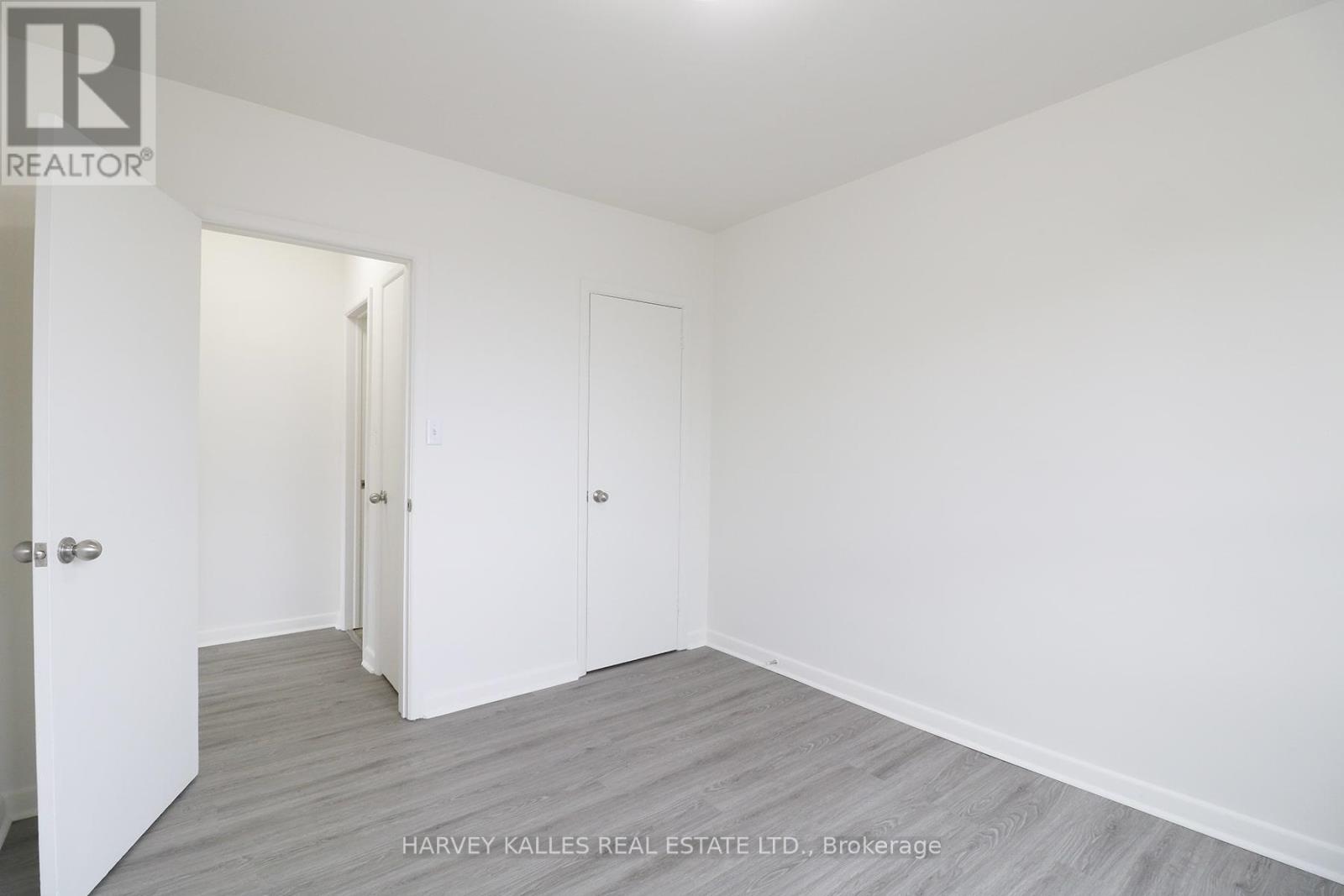 102 - 500 Gilbert Avenue, Toronto, Ontario M6E 4X5 - Photo 11 - W13522894