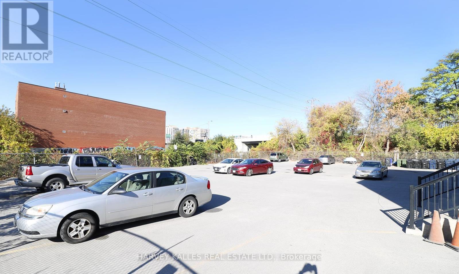 102 - 500 Gilbert Avenue, Toronto, Ontario M6E 4X5 - Photo 16 - W13522894
