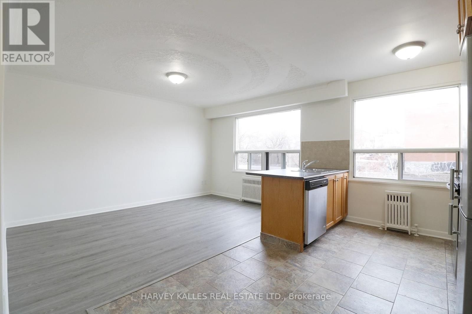 102 - 500 Gilbert Avenue, Toronto, Ontario M6E 4X5 - Photo 3 - W13522894