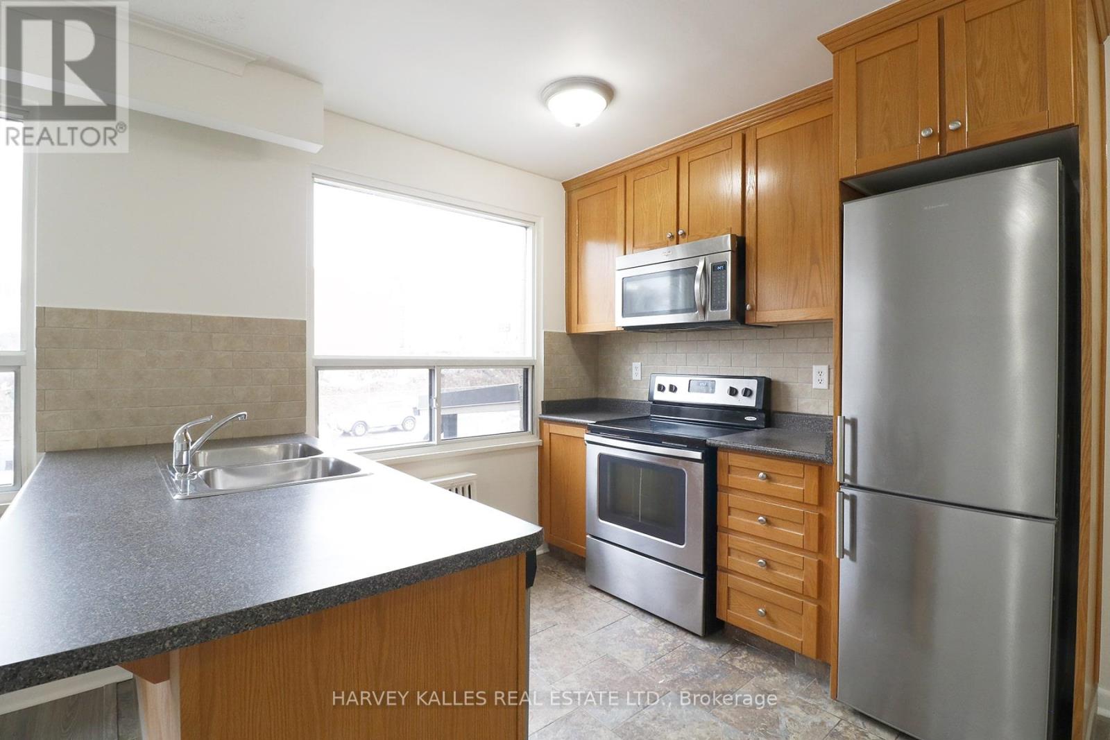 102 - 500 Gilbert Avenue, Toronto, Ontario M6E 4X5 - Photo 5 - W13522894