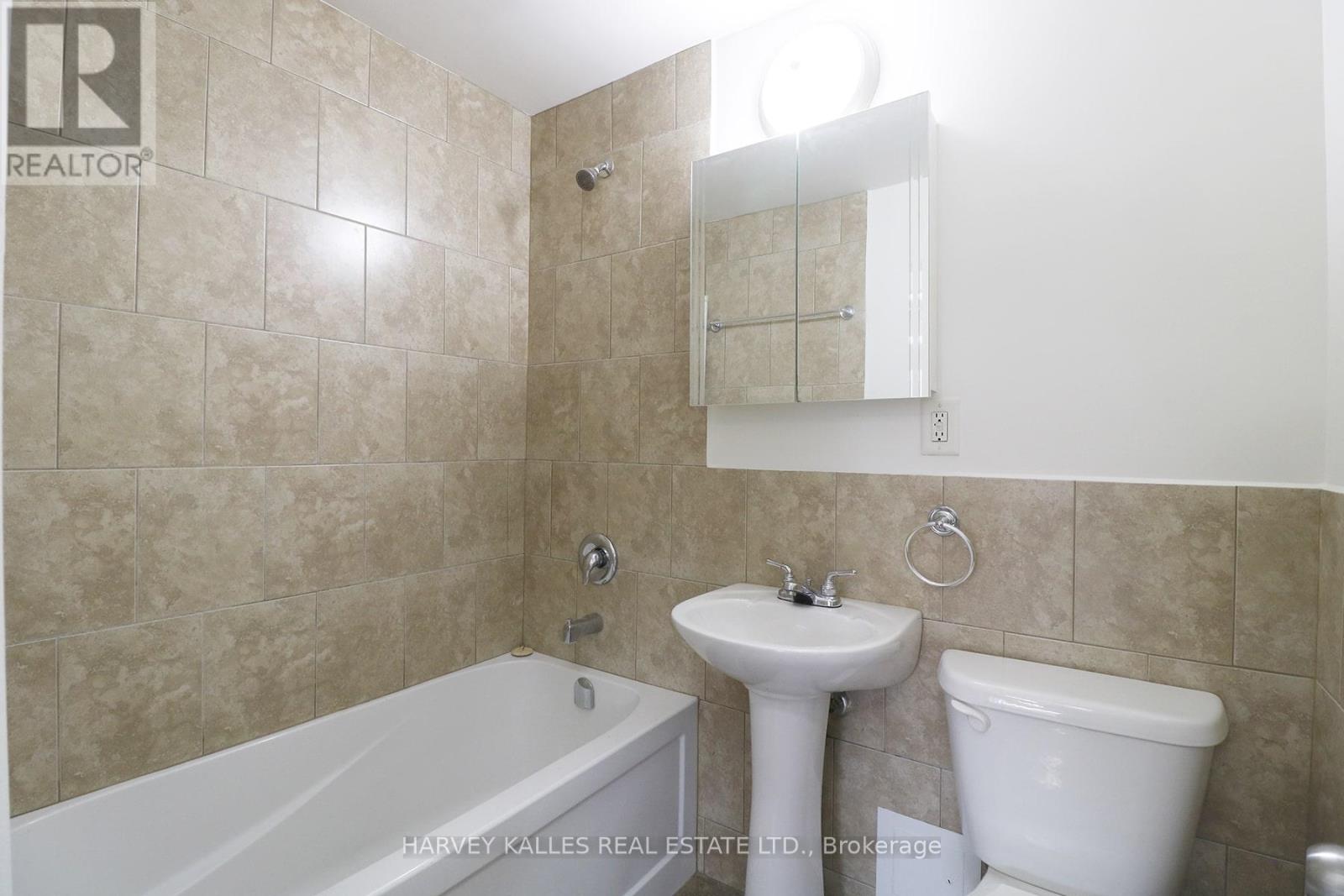 102 - 500 Gilbert Avenue, Toronto, Ontario M6E 4X5 - Photo 7 - W13522894