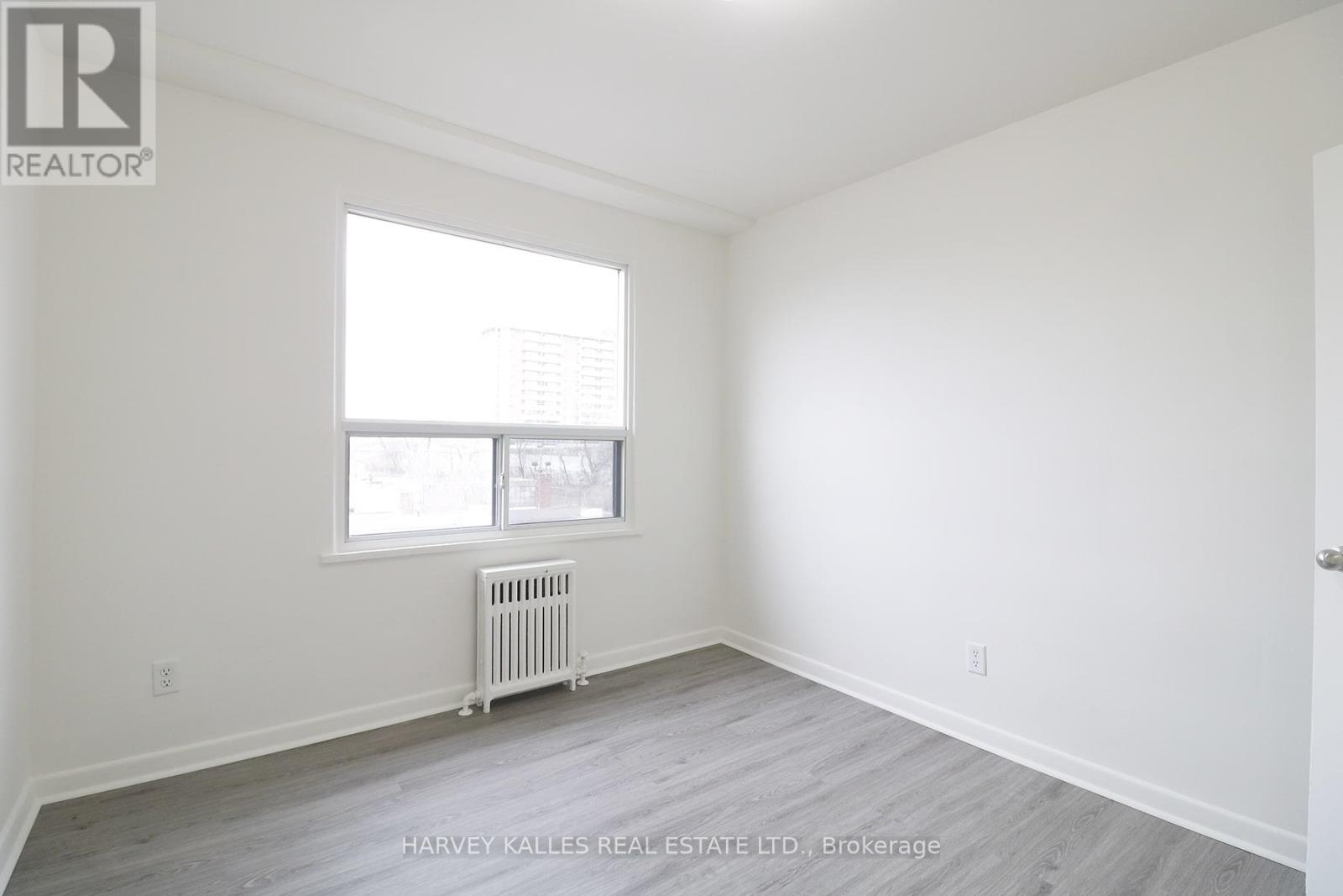 102 - 500 Gilbert Avenue, Toronto, Ontario M6E 4X5 - Photo 9 - W13522894