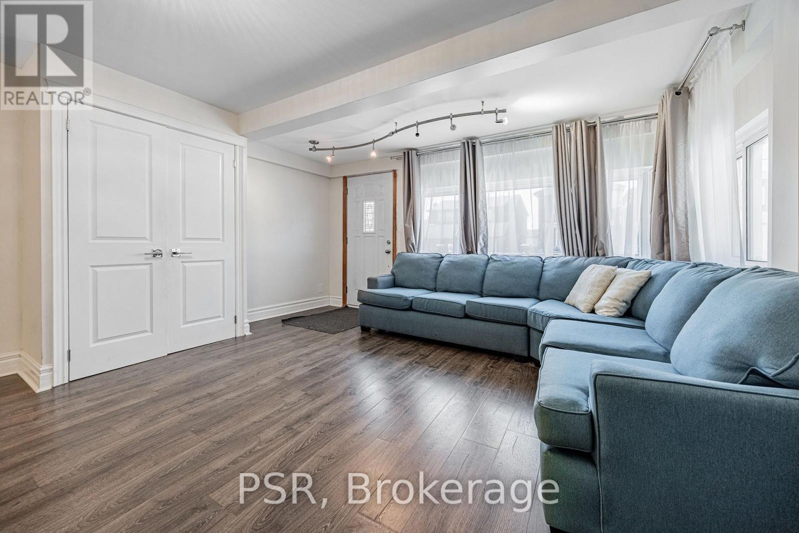 285 Robina Avenue, Toronto, Ontario M6C 3Y9 - Photo 2 - C13522924