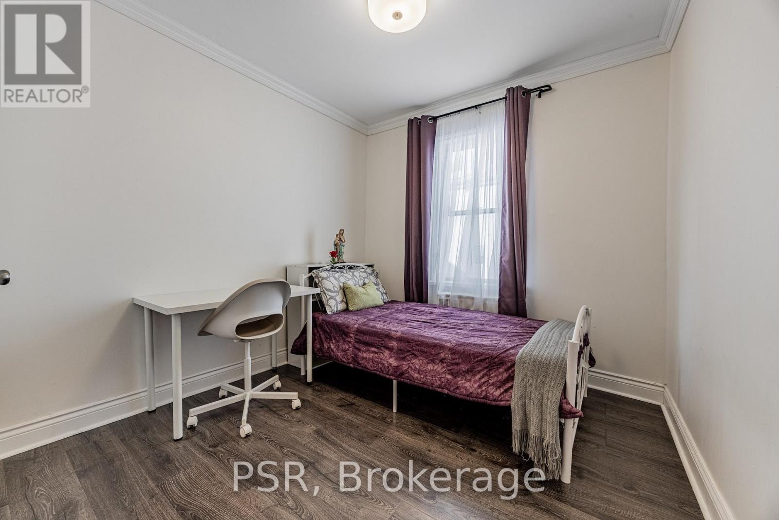 285 Robina Avenue, Toronto, Ontario M6C 3Y9 - Photo 4 - C13522924