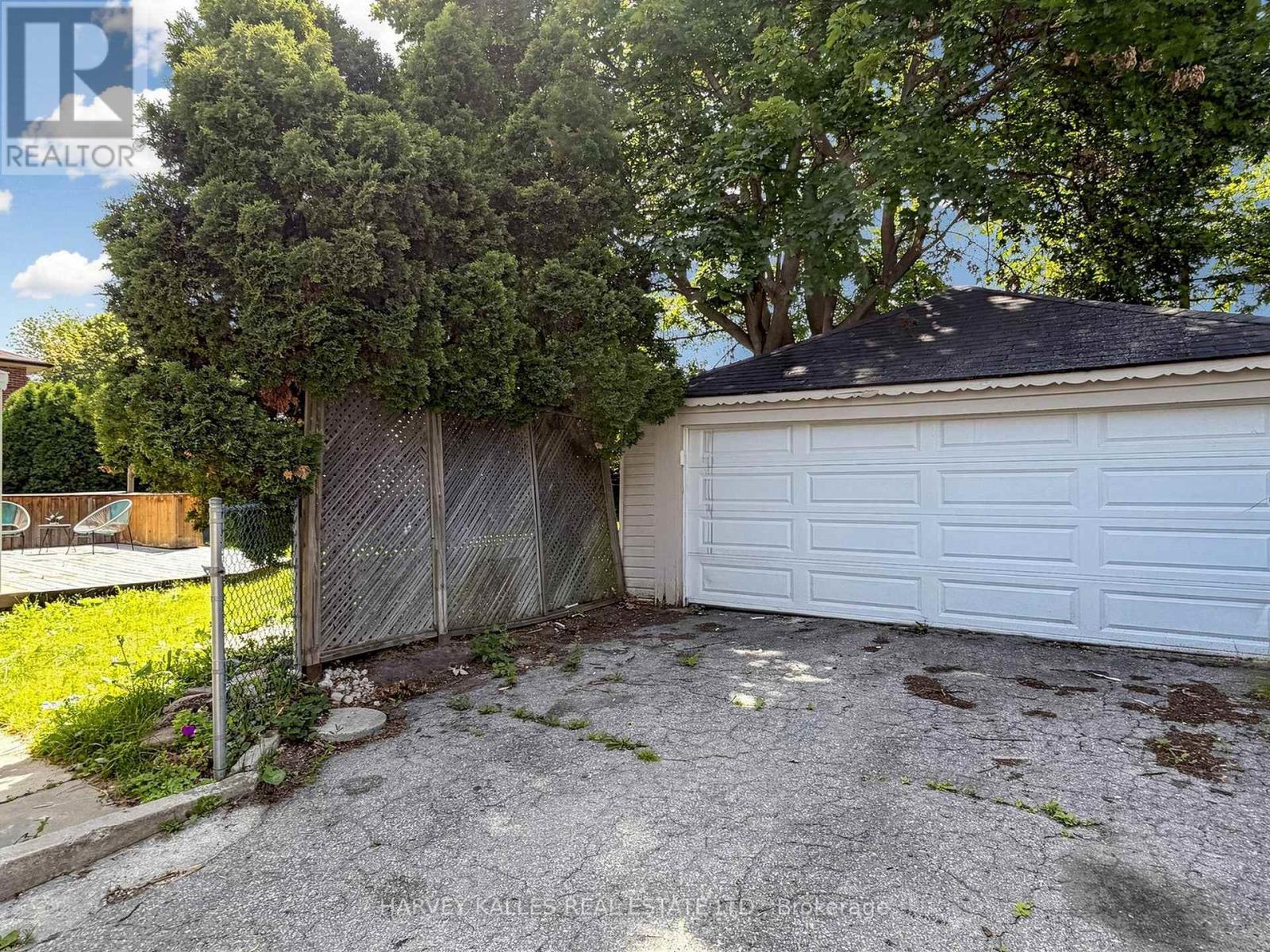 87 Combe Avenue, Toronto, Ontario M3H 4J6 - Photo 30 - C13523354