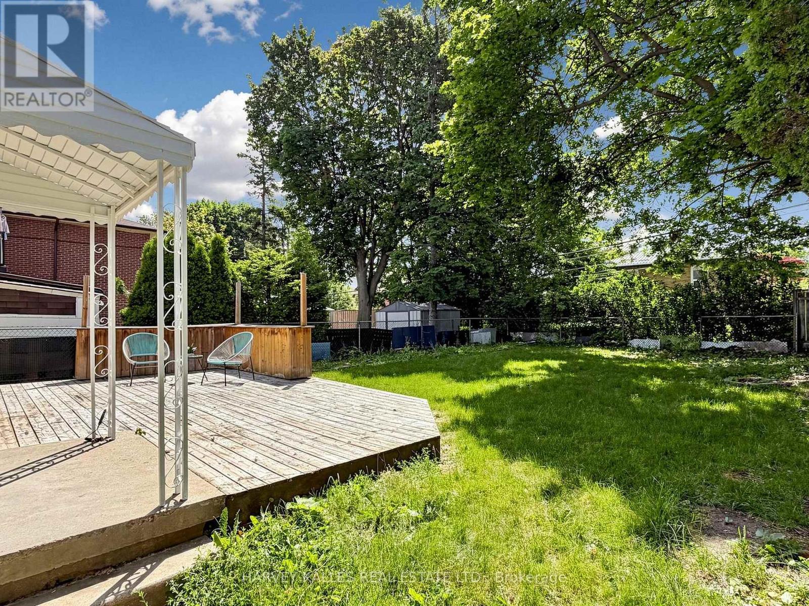 87 Combe Avenue, Toronto, Ontario M3H 4J6 - Photo 33 - C13523354
