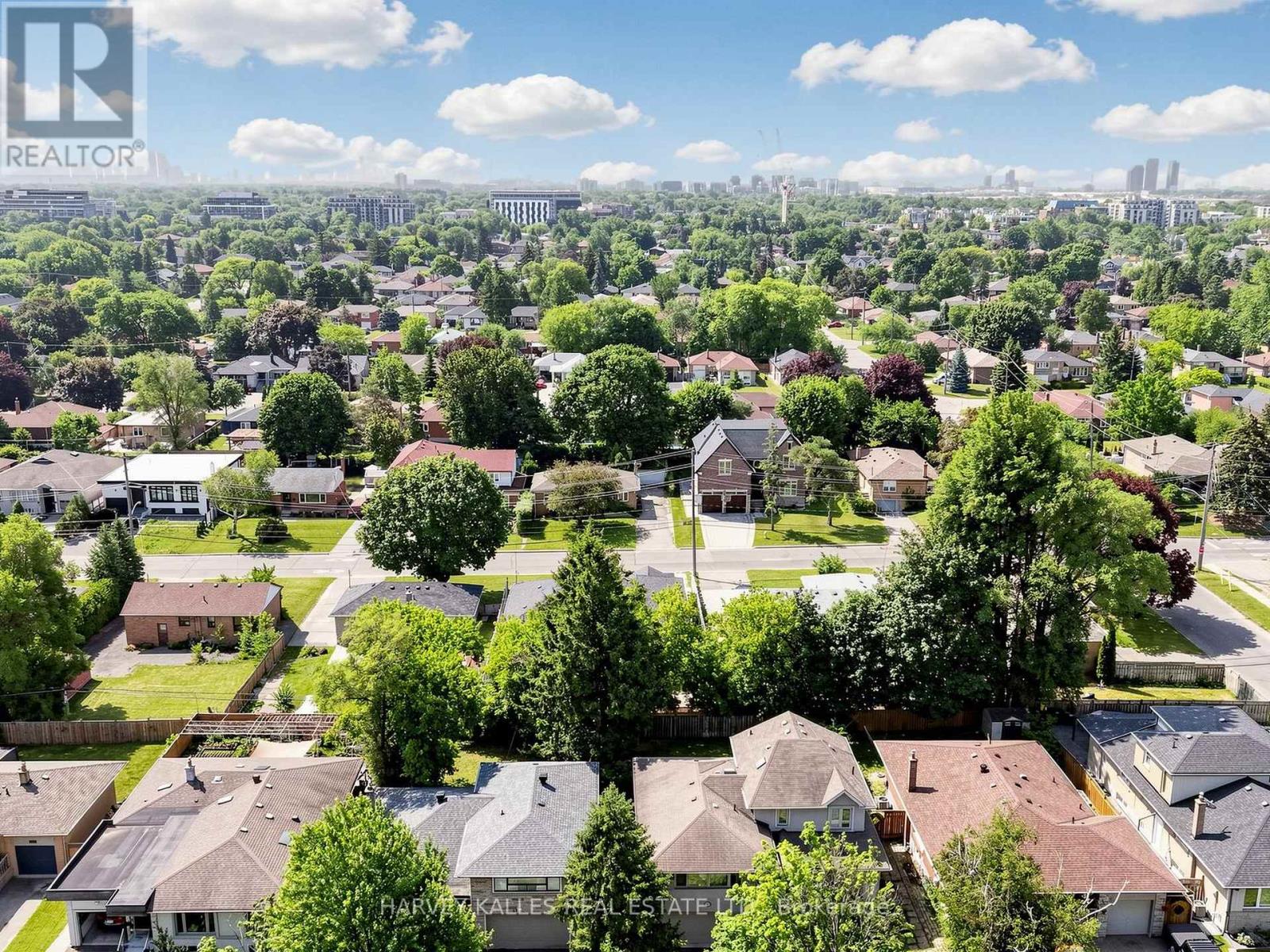 87 Combe Avenue, Toronto, Ontario M3H 4J6 - Photo 35 - C13523354
