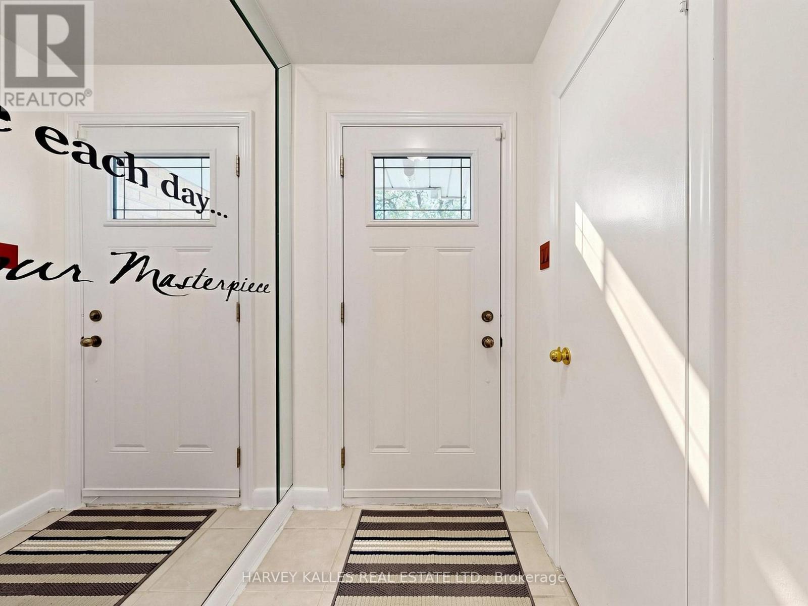 87 Combe Avenue, Toronto, Ontario M3H 4J6 - Photo 4 - C13523354