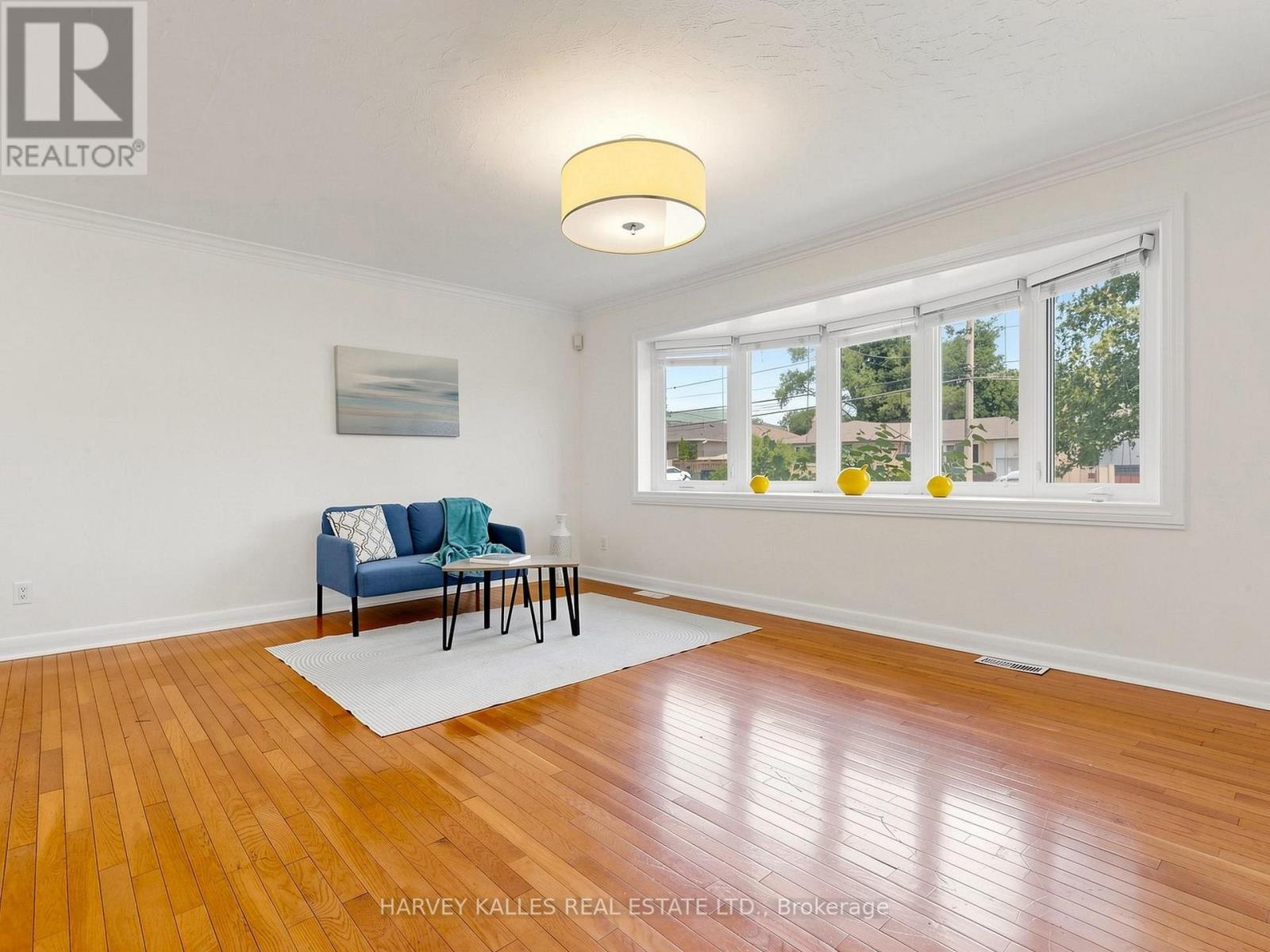 87 Combe Avenue, Toronto, Ontario M3H 4J6 - Photo 5 - C13523354