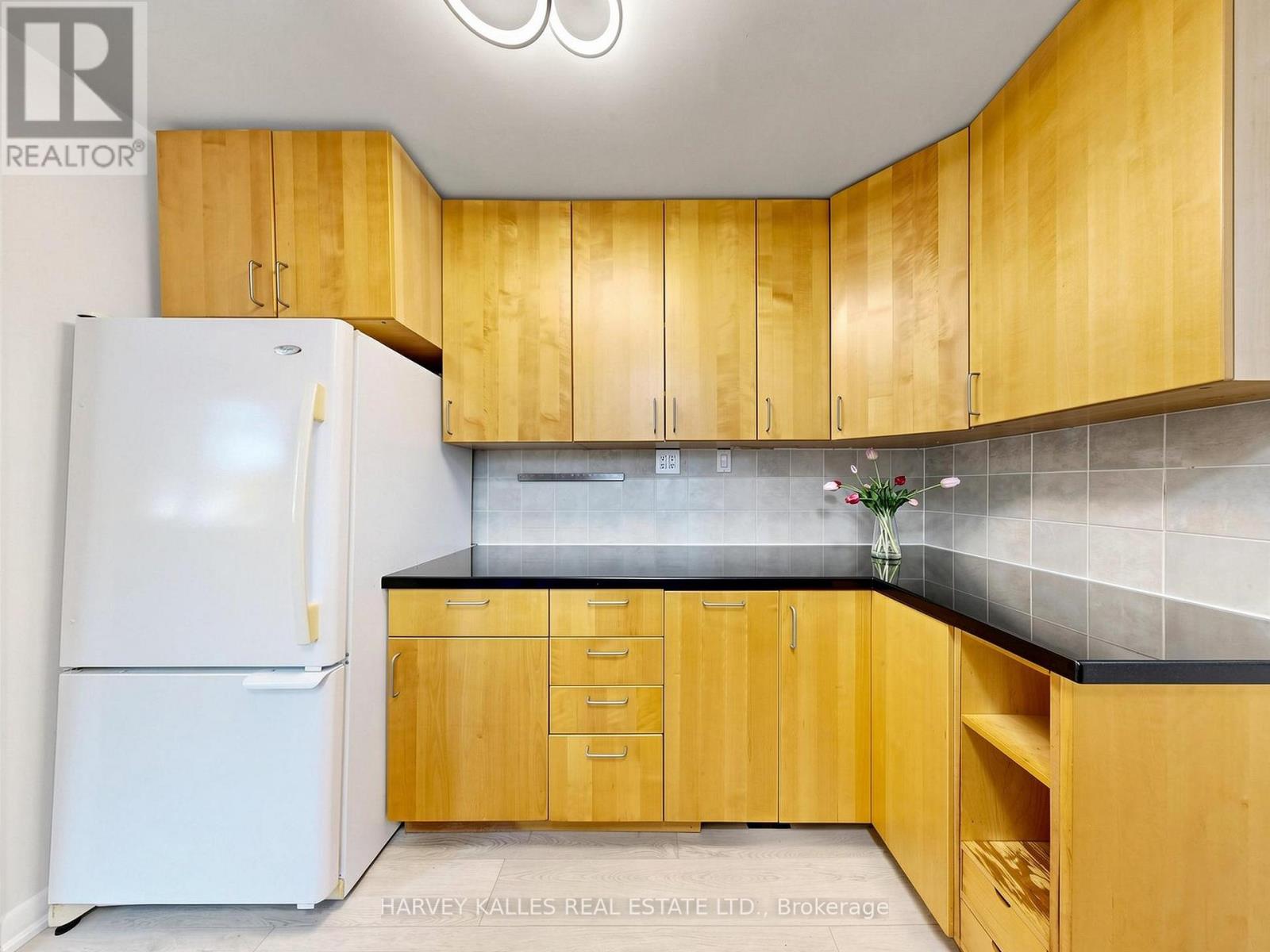 87 Combe Avenue, Toronto, Ontario M3H 4J6 - Photo 9 - C13523354