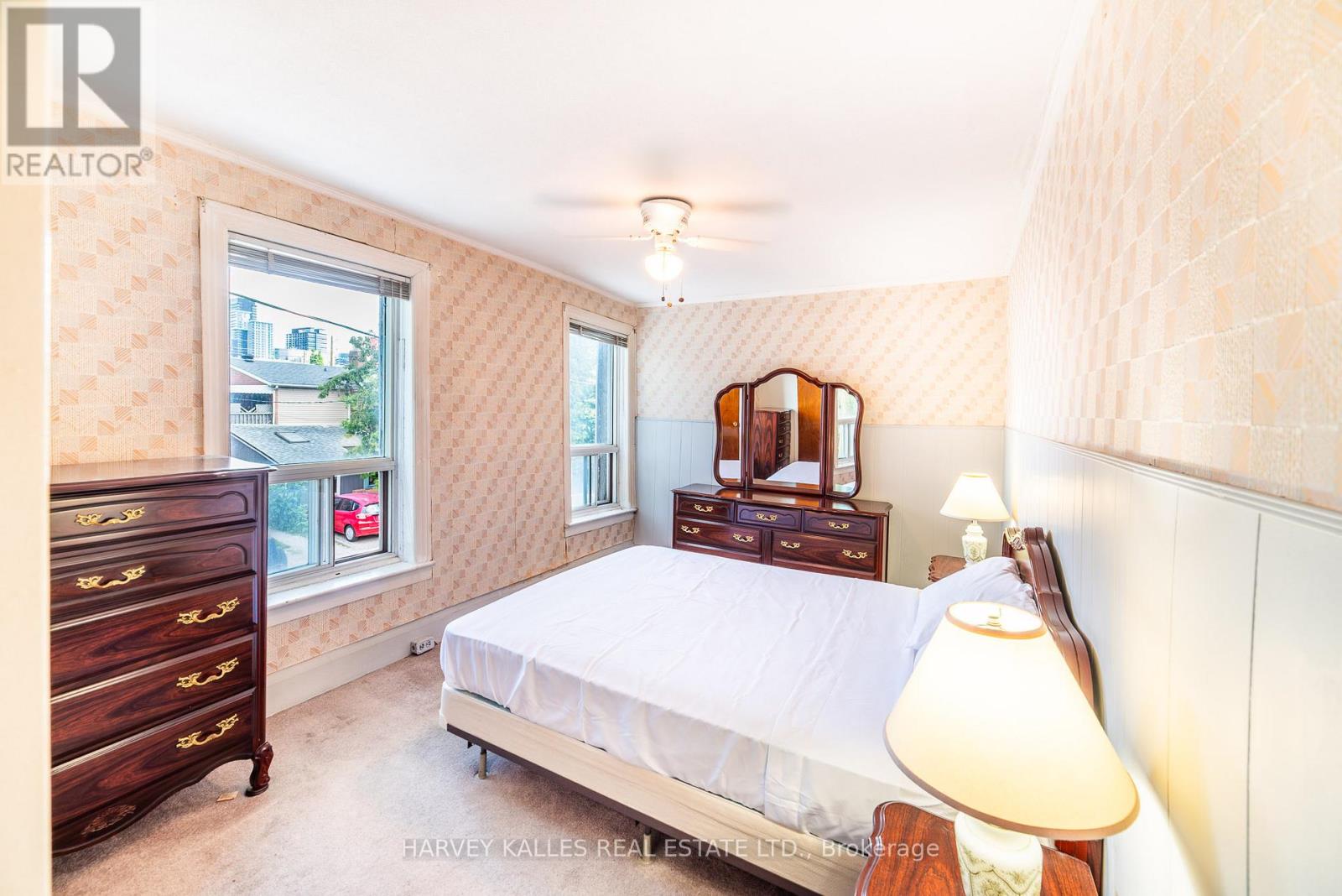 6 Crocker Avenue, Toronto, Ontario M6J 1K5 - Photo 12 - C13525734