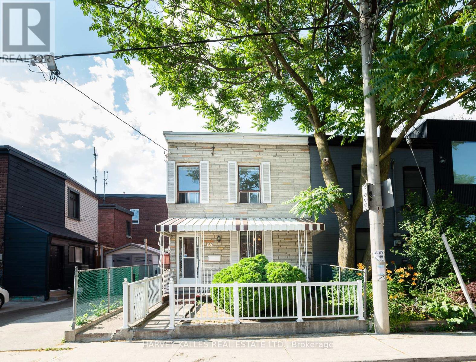 6 Crocker Avenue, Toronto, Ontario M6J 1K5 - Photo 2 - C13525734