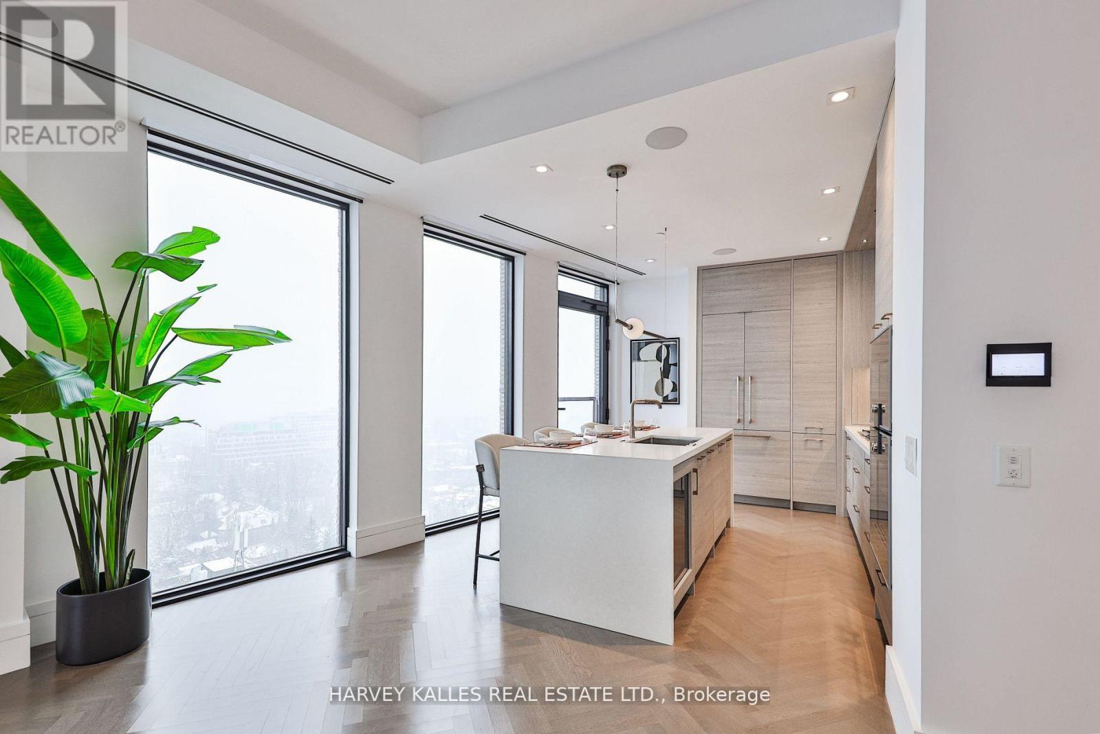 1707 - 215 LONSDALE ROAD, Toronto, Ontario