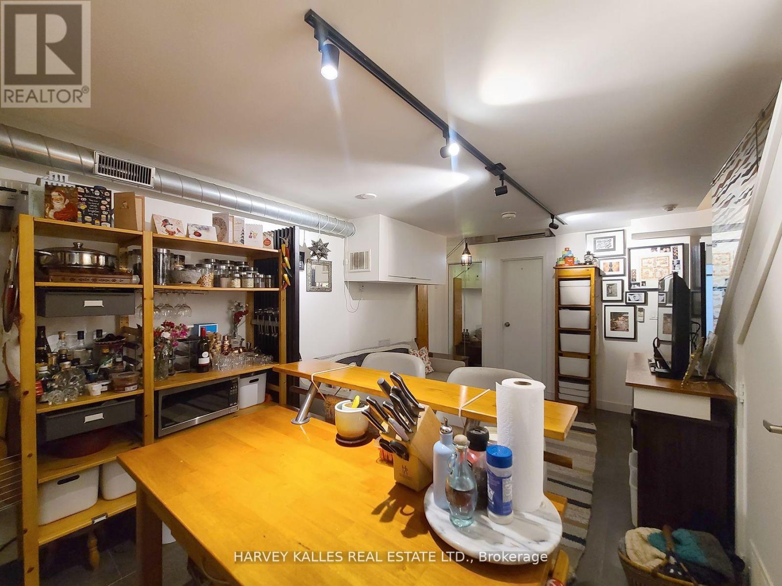 B1 - 214 Bathurst Street, Toronto, Ontario M5T 2R9 - Photo 13 - C13526526