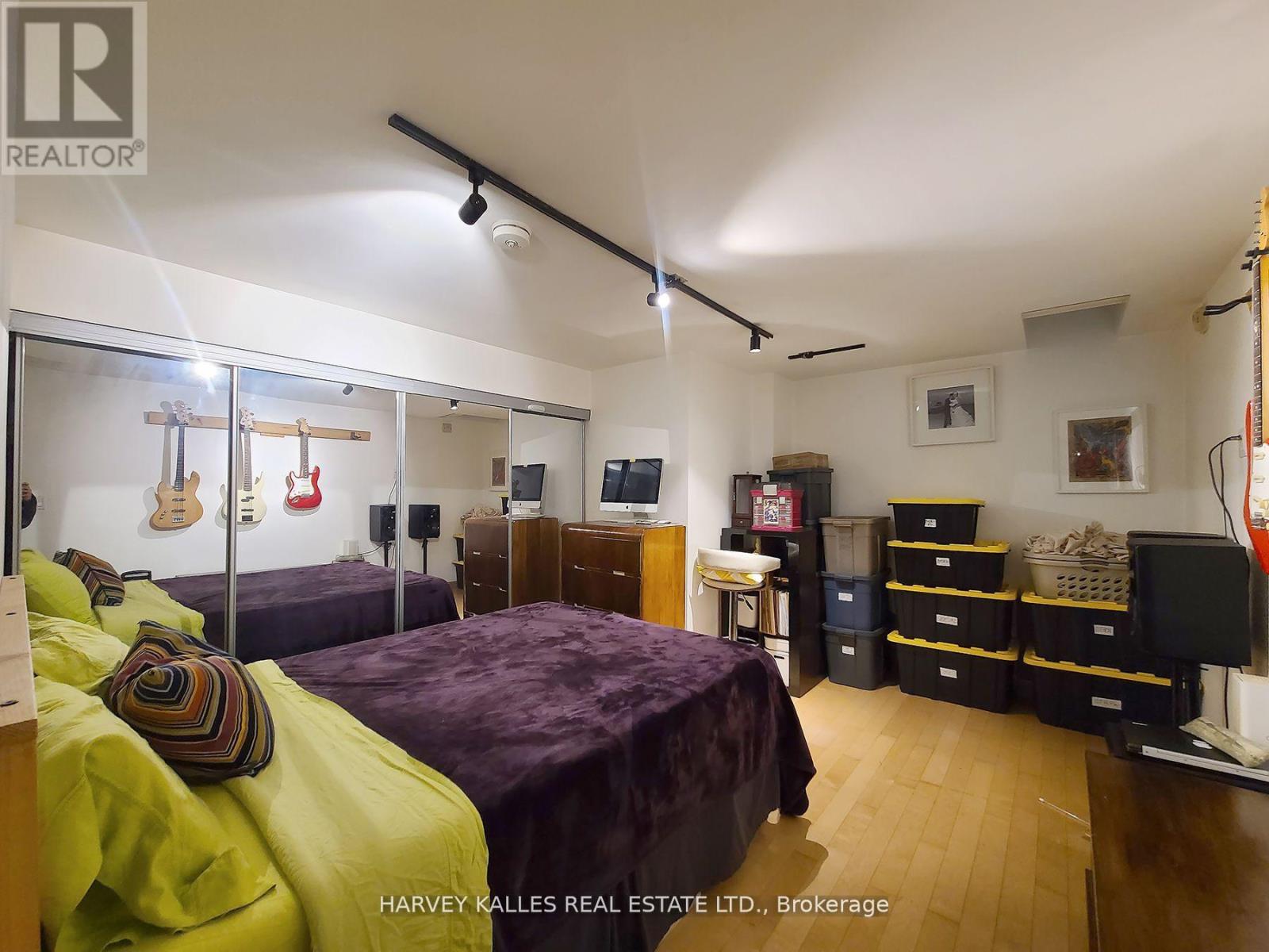 B1 - 214 Bathurst Street, Toronto, Ontario M5T 2R9 - Photo 6 - C13526526