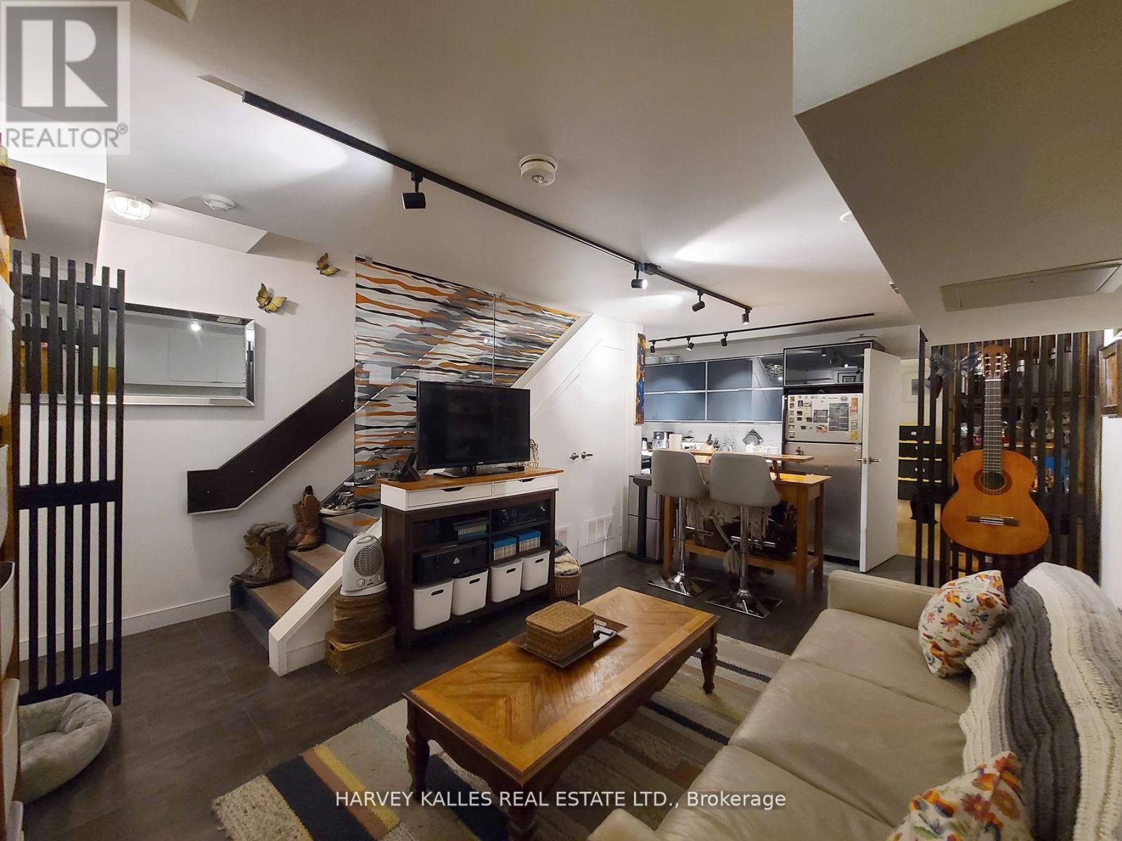 B1 - 214 Bathurst Street, Toronto, Ontario M5T 2R9 - Photo 7 - C13526526
