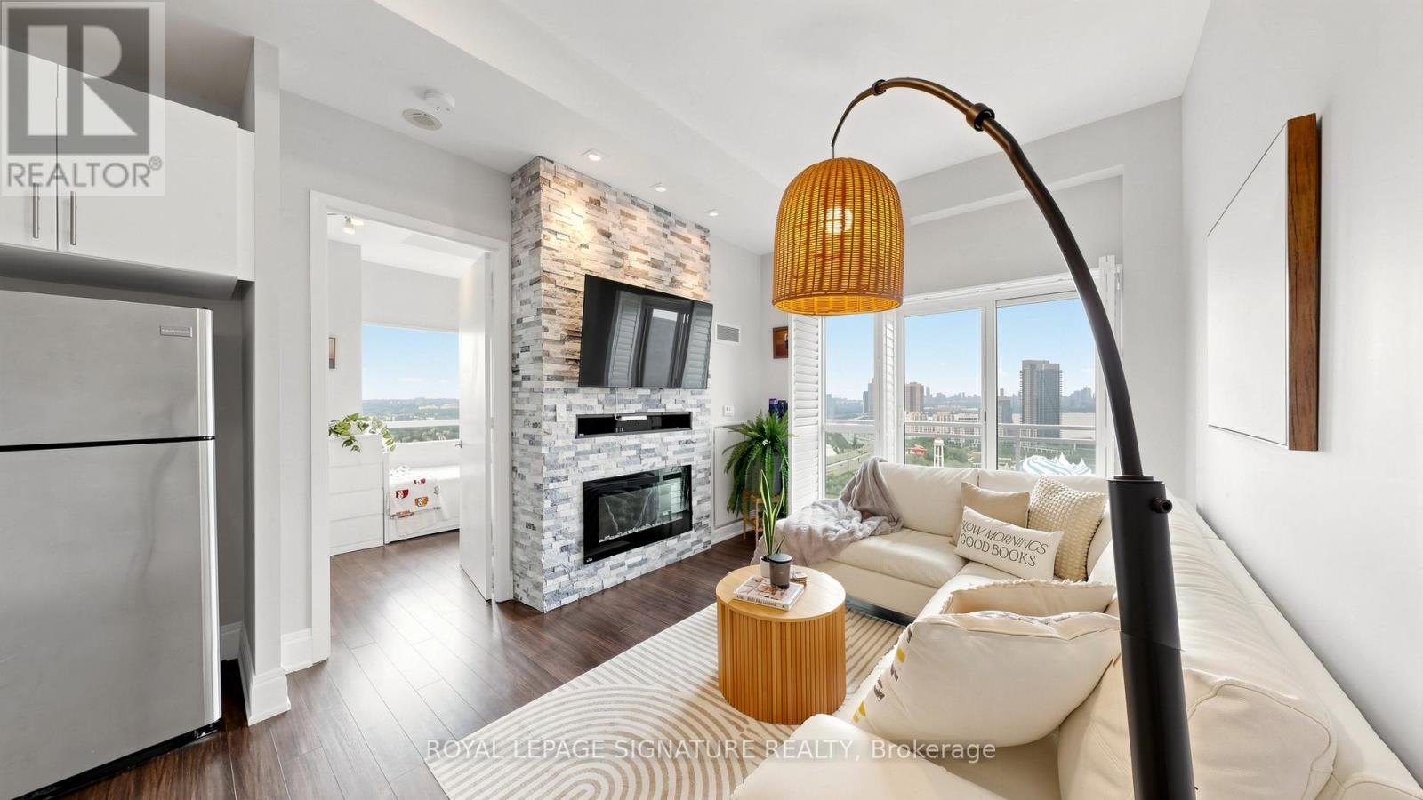 2524 - 165 Legion Road, Toronto, Ontario M8Y 0B3 - Photo 4 - W13527196