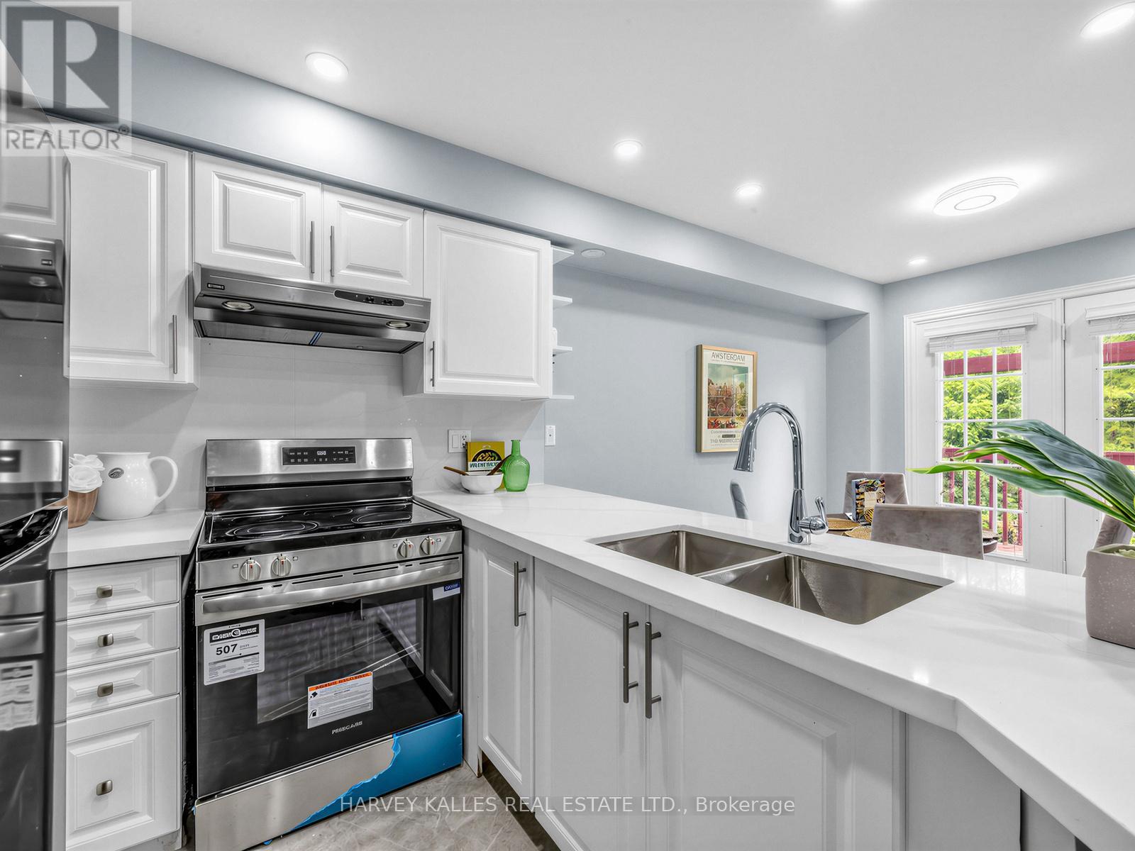 2120 Erin Gate Boulevard, Pickering, Ontario L1X 2V3 - Photo 15 - E13528018