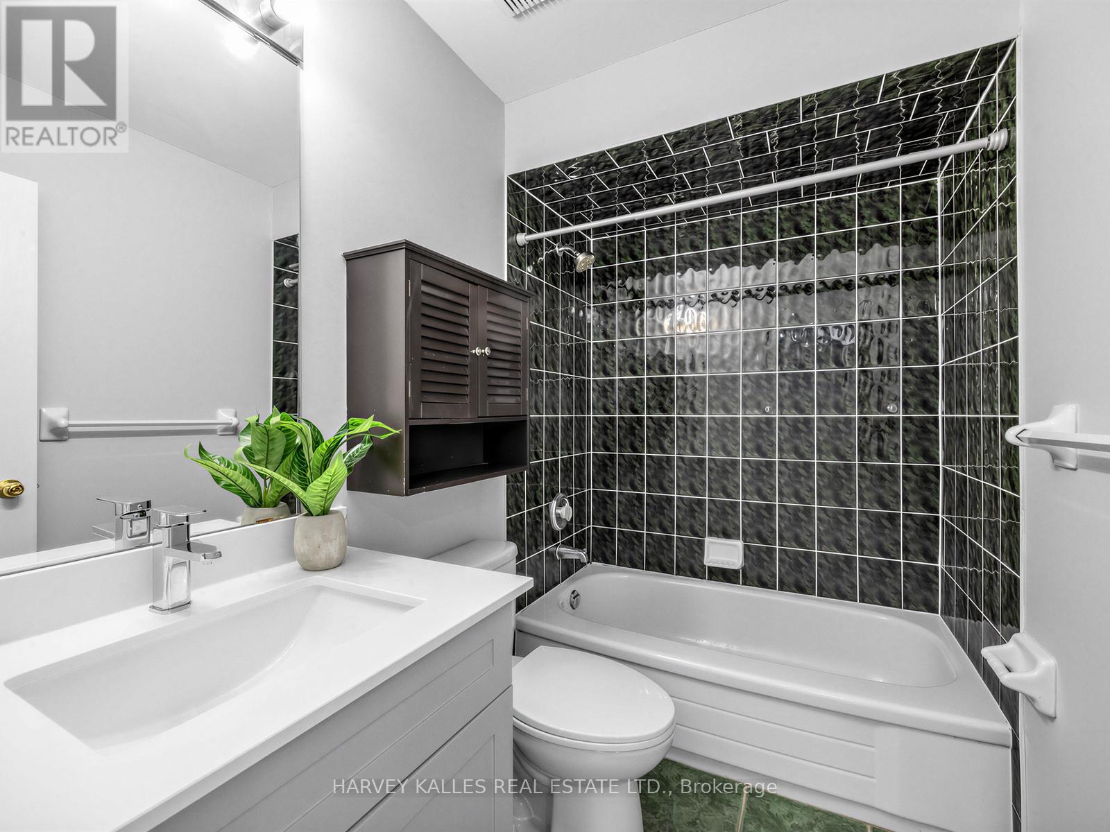 2120 Erin Gate Boulevard, Pickering, Ontario L1X 2V3 - Photo 21 - E13528018