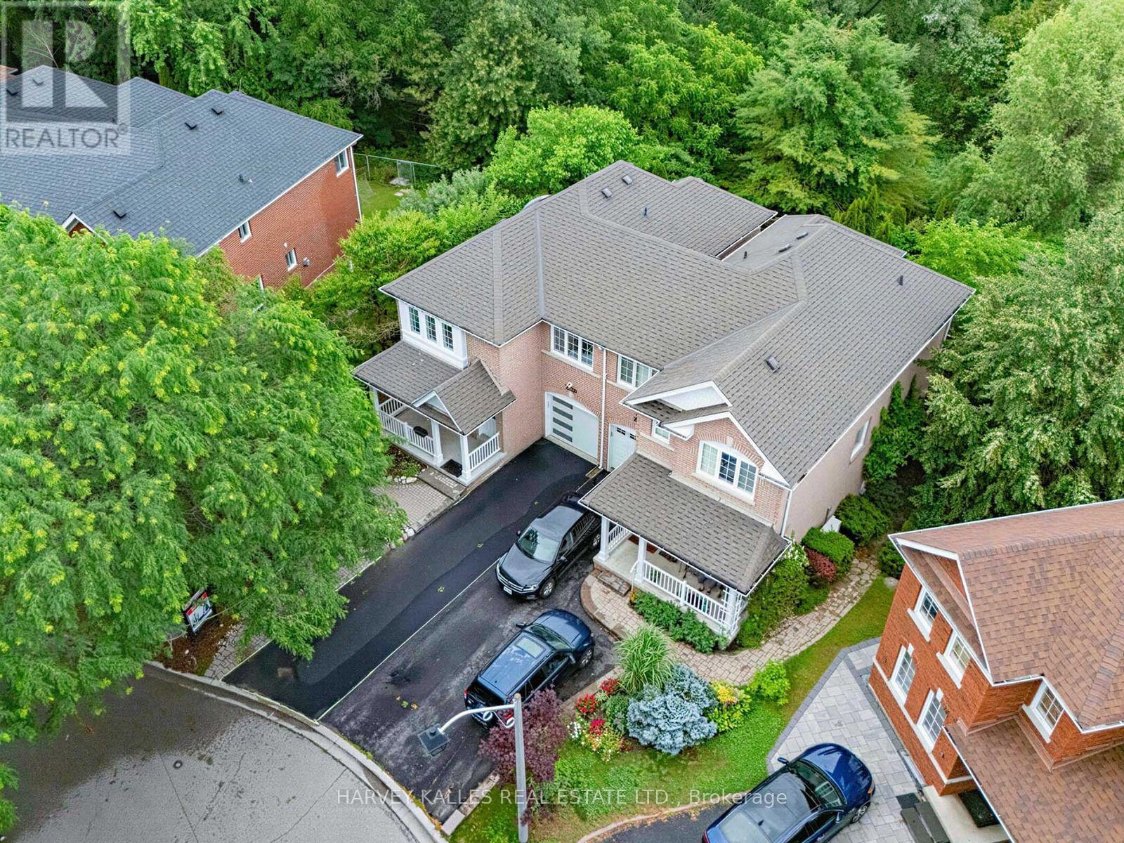 2120 Erin Gate Boulevard, Pickering, Ontario L1X 2V3 - Photo 3 - E13528018