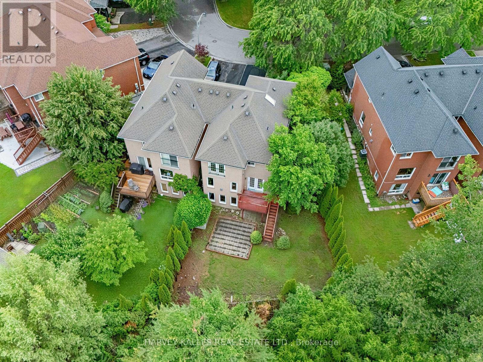 2120 Erin Gate Boulevard, Pickering, Ontario L1X 2V3 - Photo 4 - E13528018