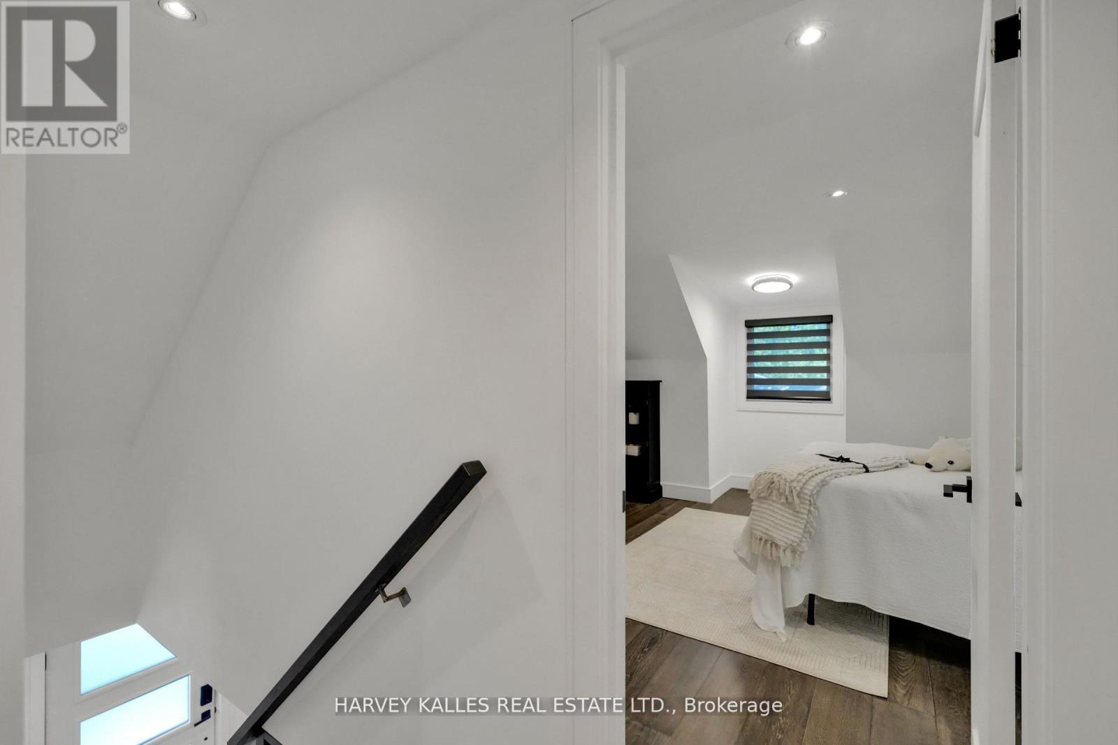 8 Circle Ridge, Toronto, Ontario M6L 2H6 - Photo 21 - W13528012
