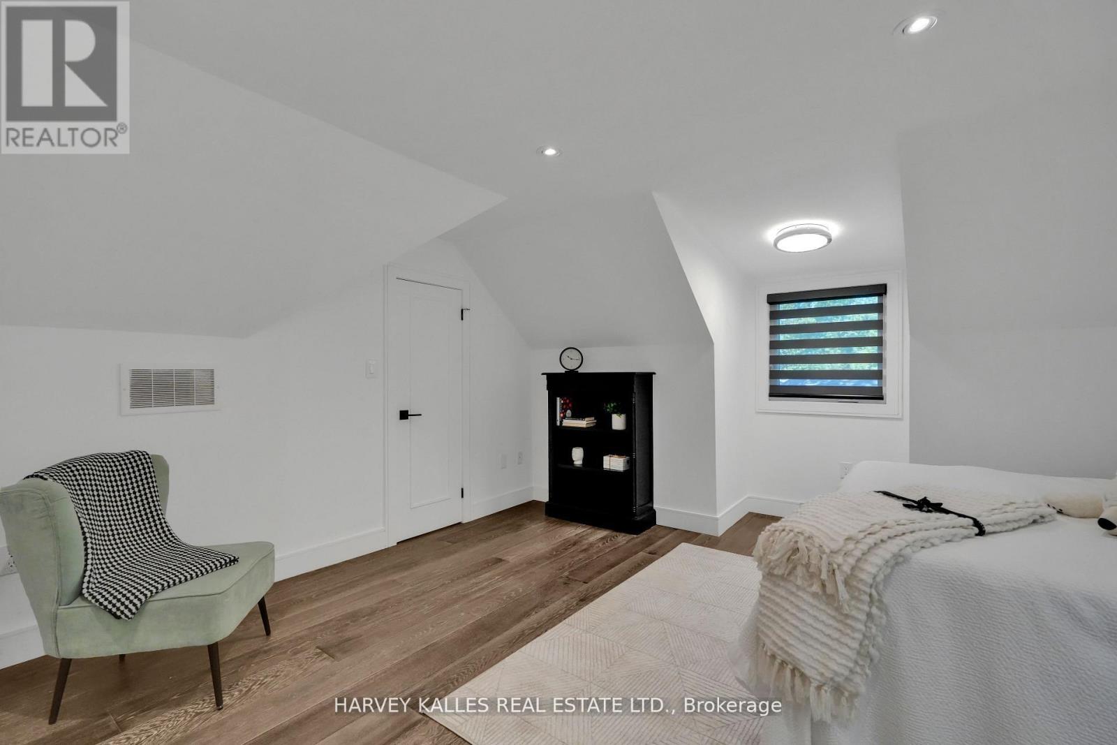 8 Circle Ridge, Toronto, Ontario M6L 2H6 - Photo 22 - W13528012