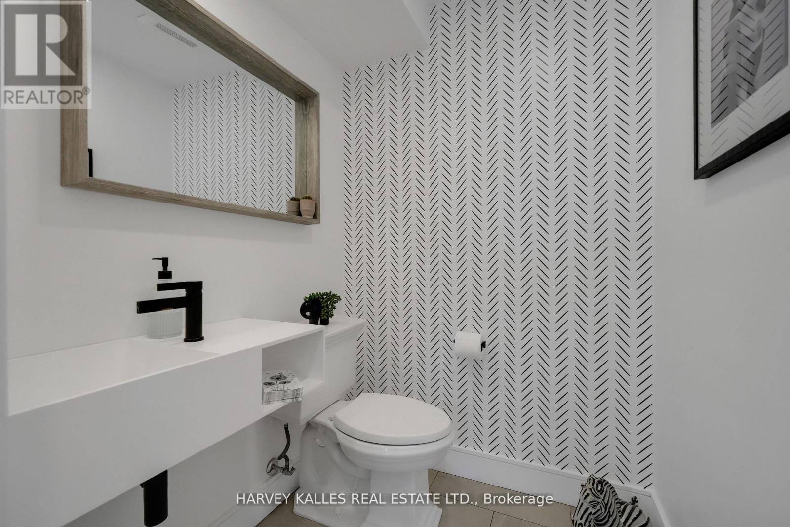 8 Circle Ridge, Toronto, Ontario M6L 2H6 - Photo 25 - W13528012