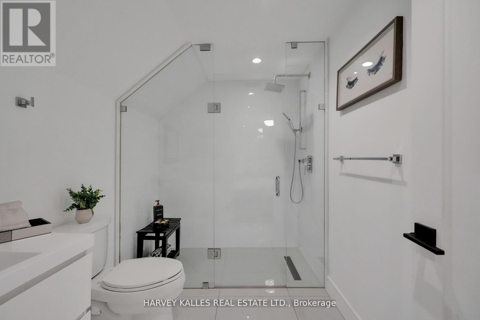 8 Circle Ridge, Toronto, Ontario M6L 2H6 - Photo 31 - W13528012