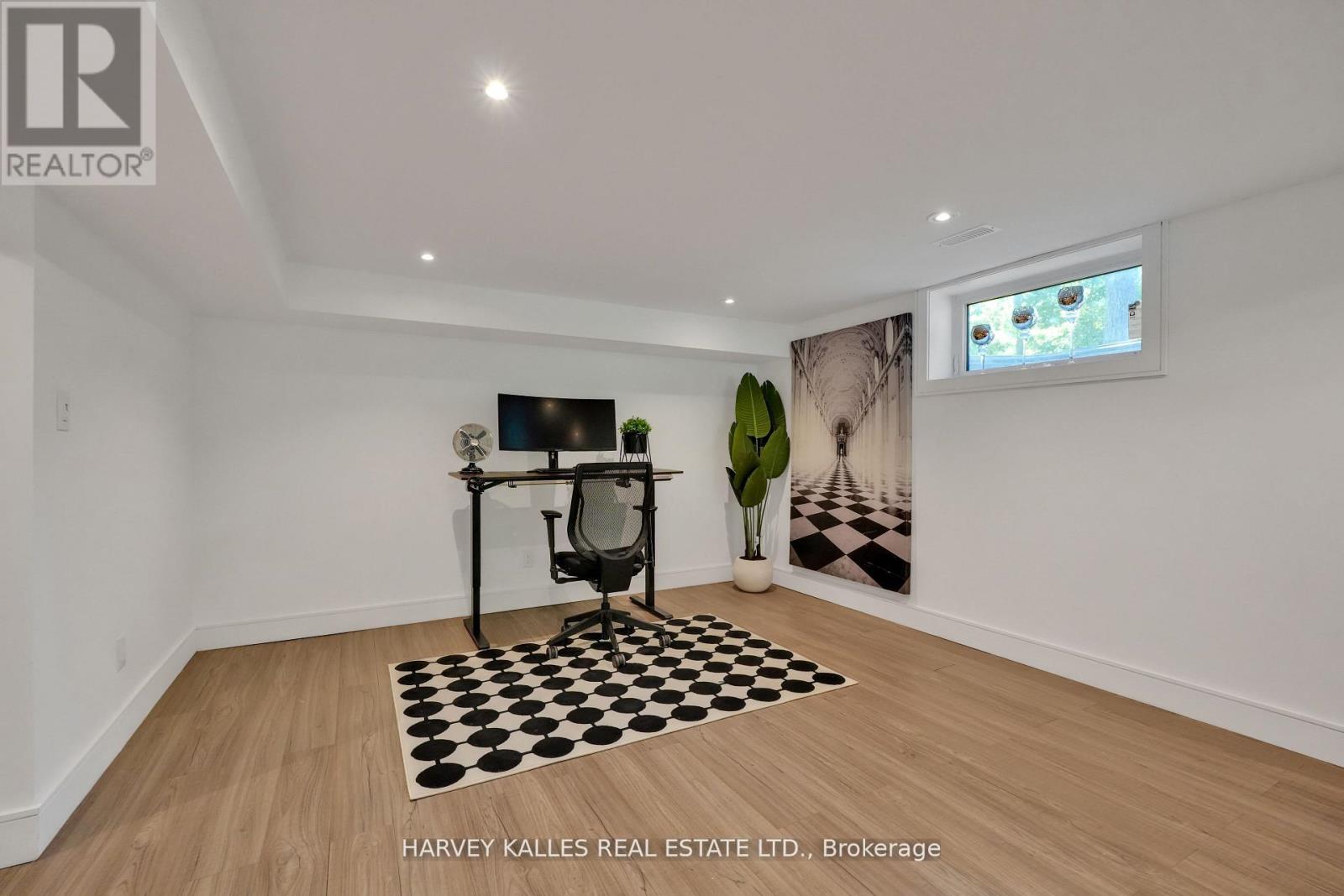 8 Circle Ridge, Toronto, Ontario M6L 2H6 - Photo 33 - W13528012